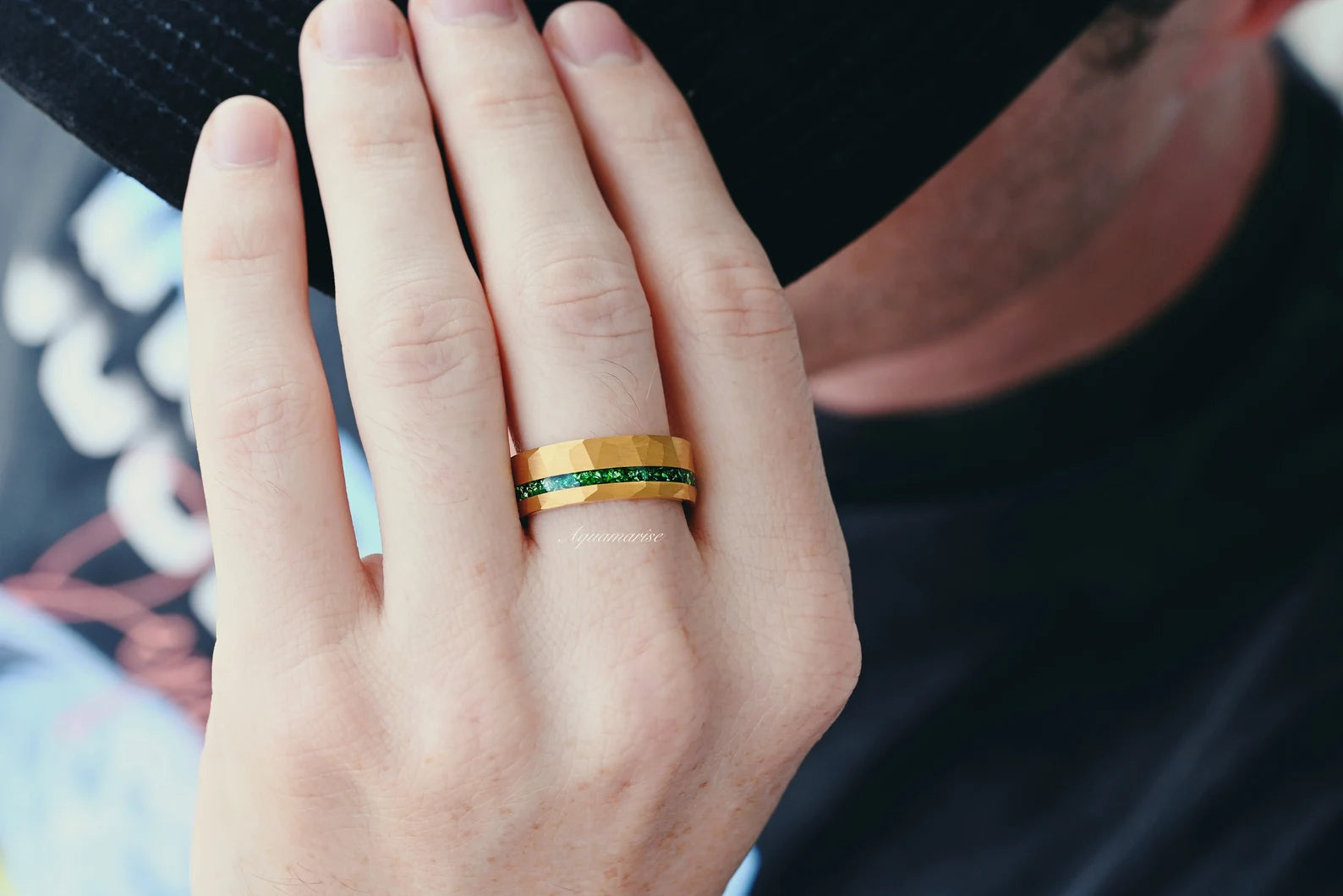 Victoria Emerald Couples Ring - Elegant Matching Wedding Bands for Him & Her - Perfect for Anniversaries, Engagements & Romantic Gifts
