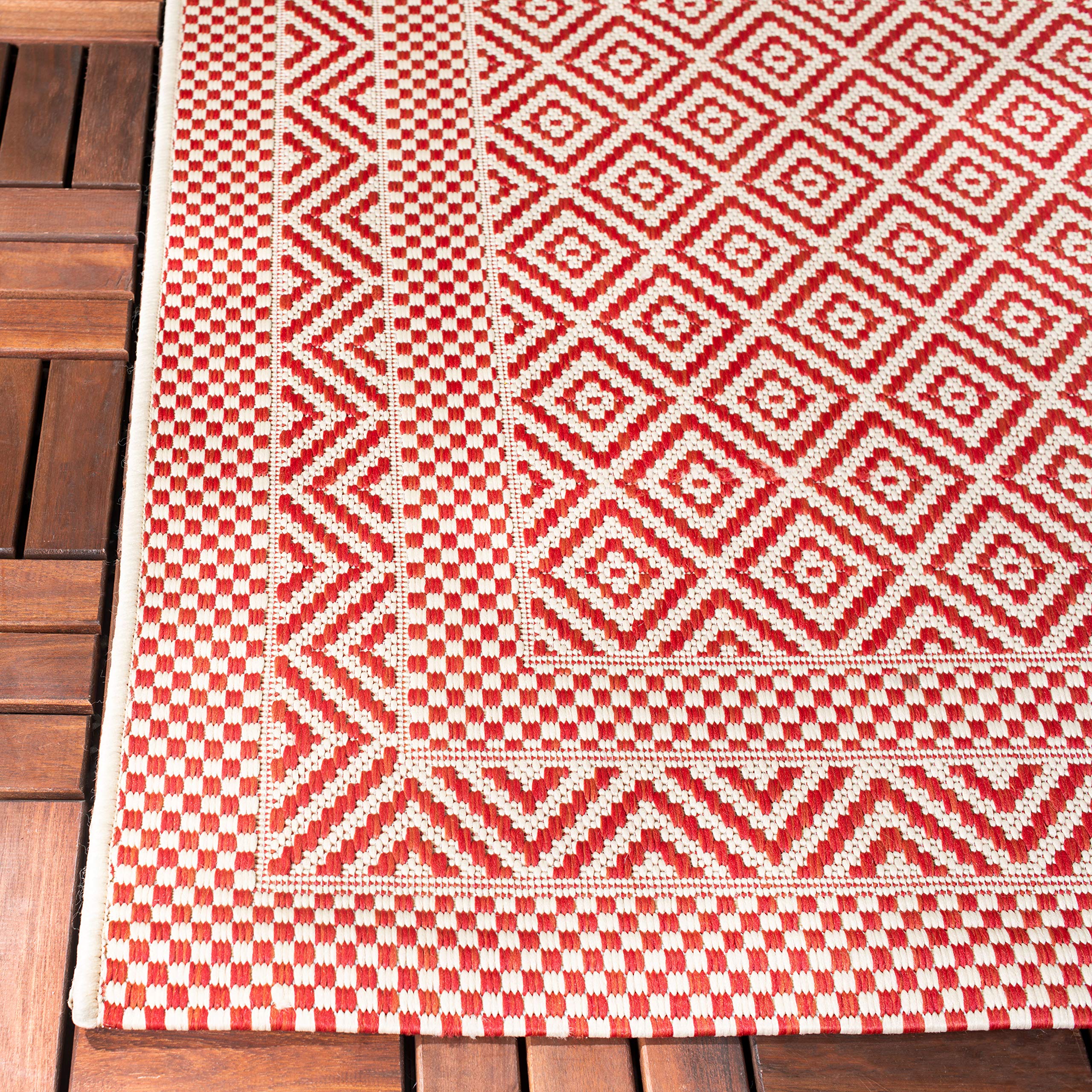 SAFAVIEH Courtyard Collection 6'7