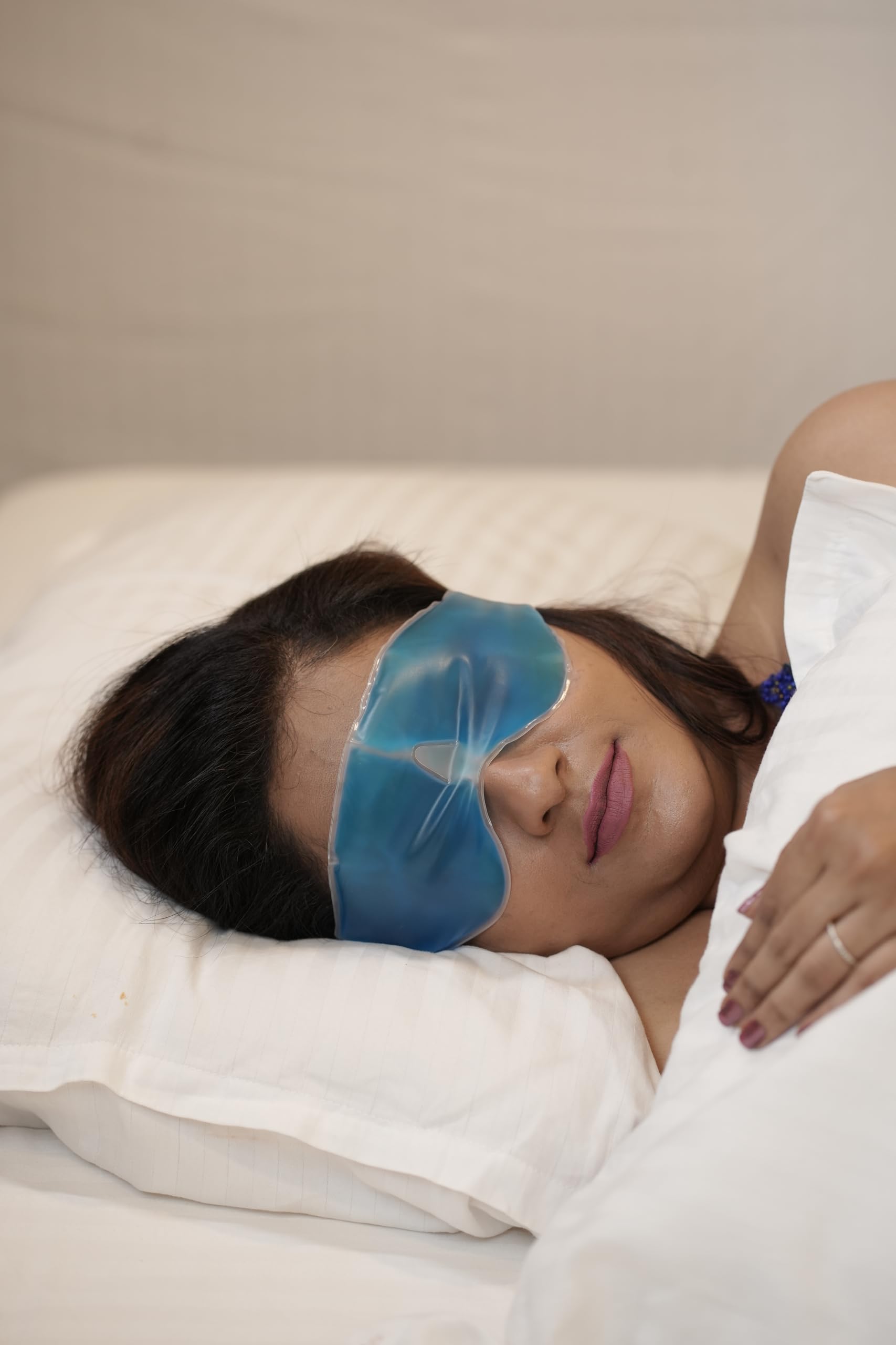 Mediwear Cooling Gel Eye Mask for Puffy Eyes & Dark Circles Relief - Unisex Reusable Sleep Mask for Stress Relief & Migraine - Perfect for Travel, Work, and Home Relaxation