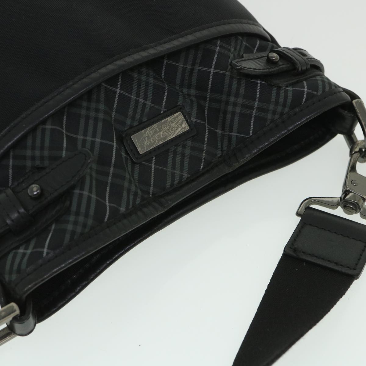 Stylish Black Nylon Shoulder Bag for Women & Men - Lightweight Durable Crossbody Purse - Perfect for Travel, Work & Everyday Use