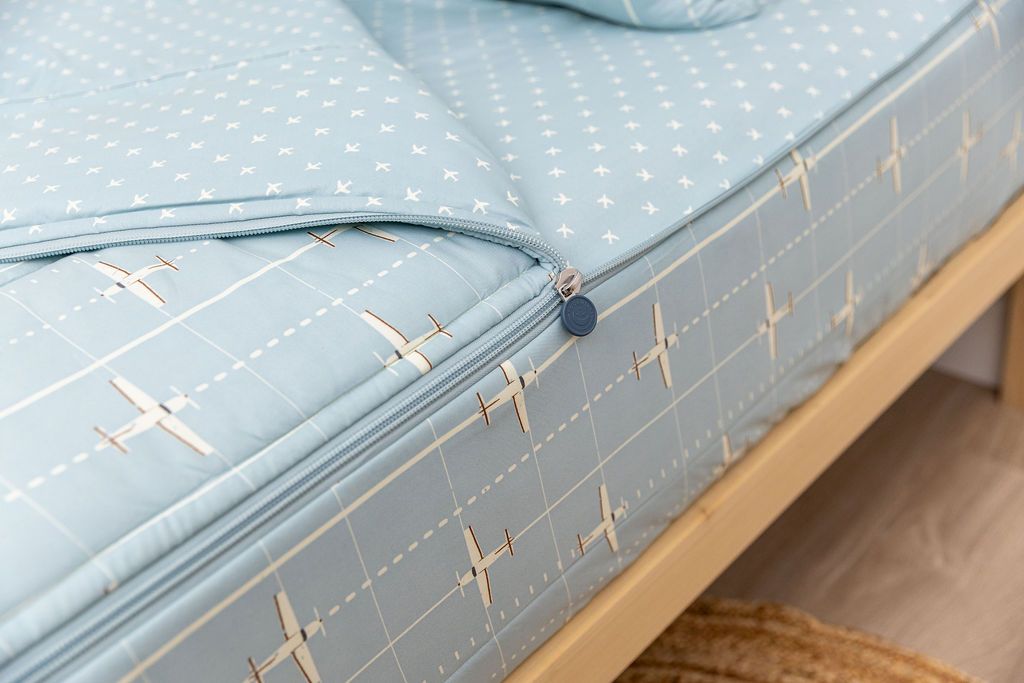 Take Flight Zipper Bedding Set - Soft & Breathable Comfort for Kids & Adults - Perfect for Bedrooms, Dorms, and Travel