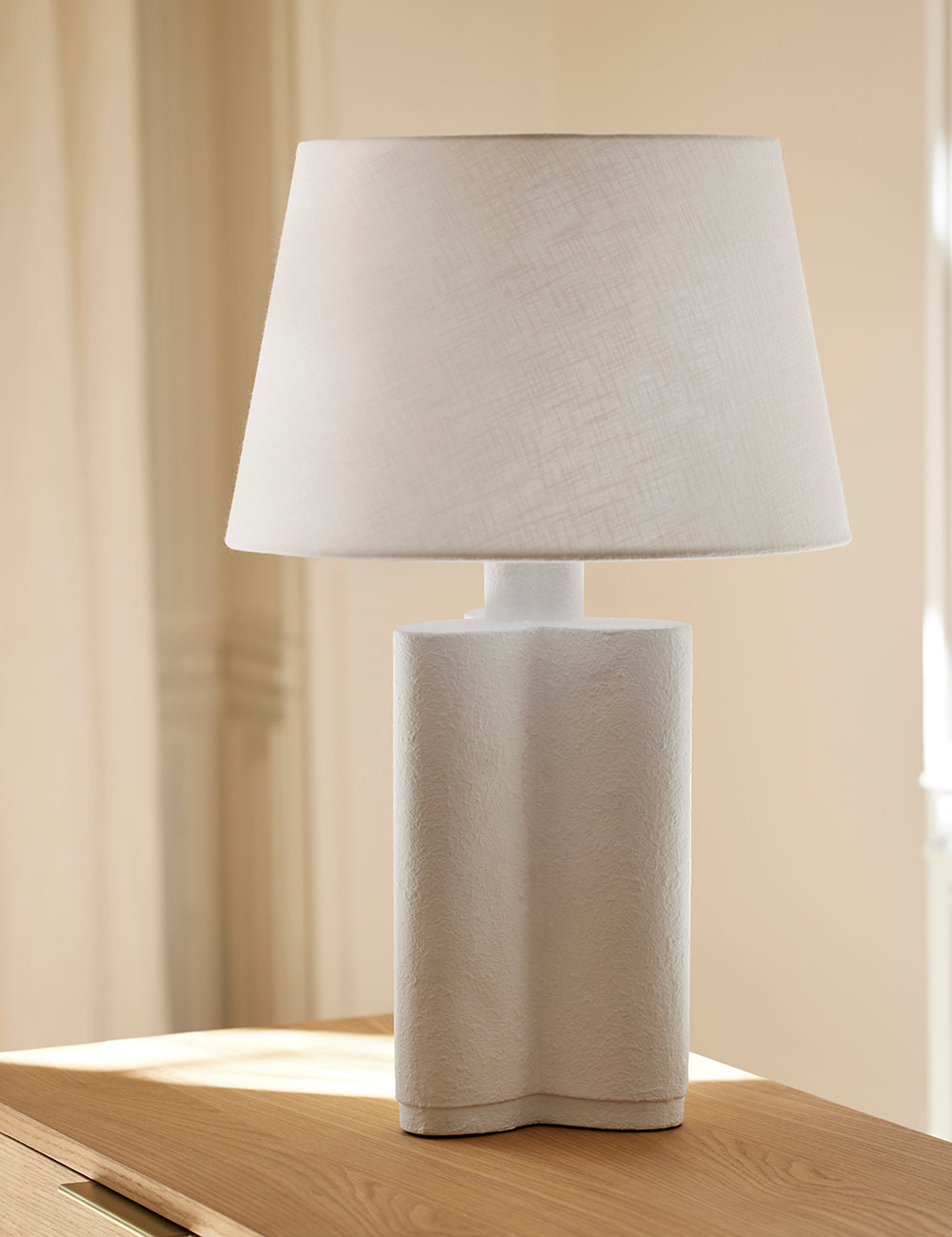 Stylish Duffy Table Lamp - Modern LED Desk Light for Bedroom, Living Room & Office - Perfect for Reading, Working & Decor