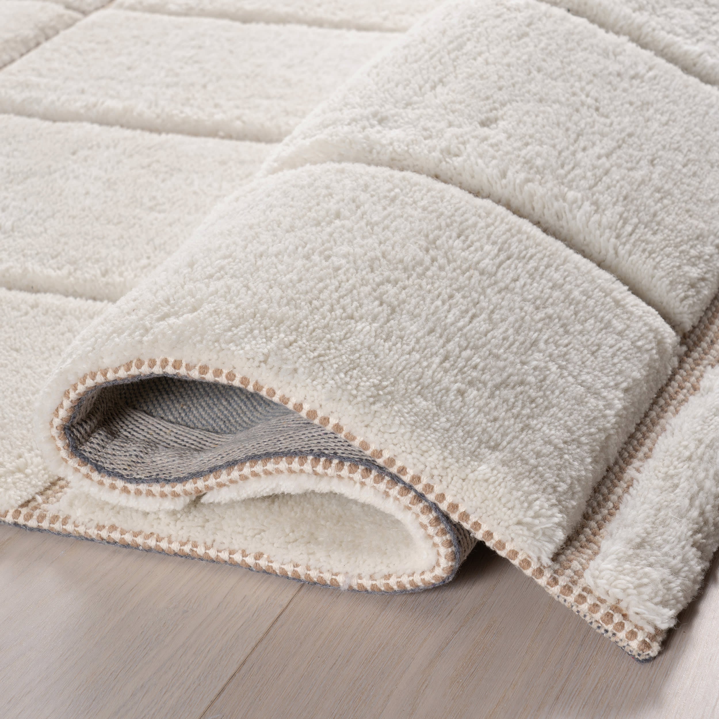 Premium New Zealand Wool Rug - Soft Ivory Checkered Design for Living Room, Bedroom & Home Decor | Eco-Friendly & Durable