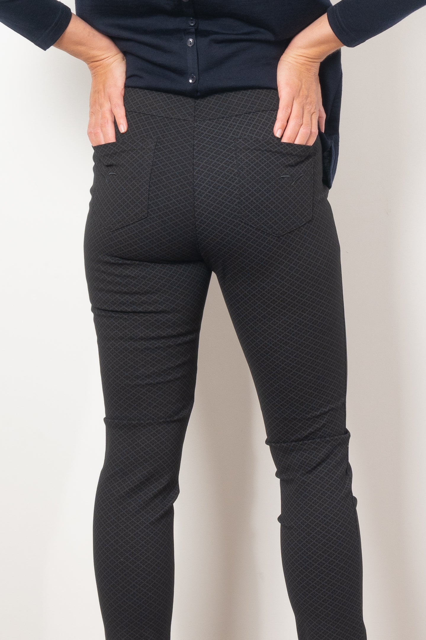 Vassalli Women's Skinny Leg Printed Ponte Mosaic Pants - Stylish & Comfortable for Work, Office & Casual Wear