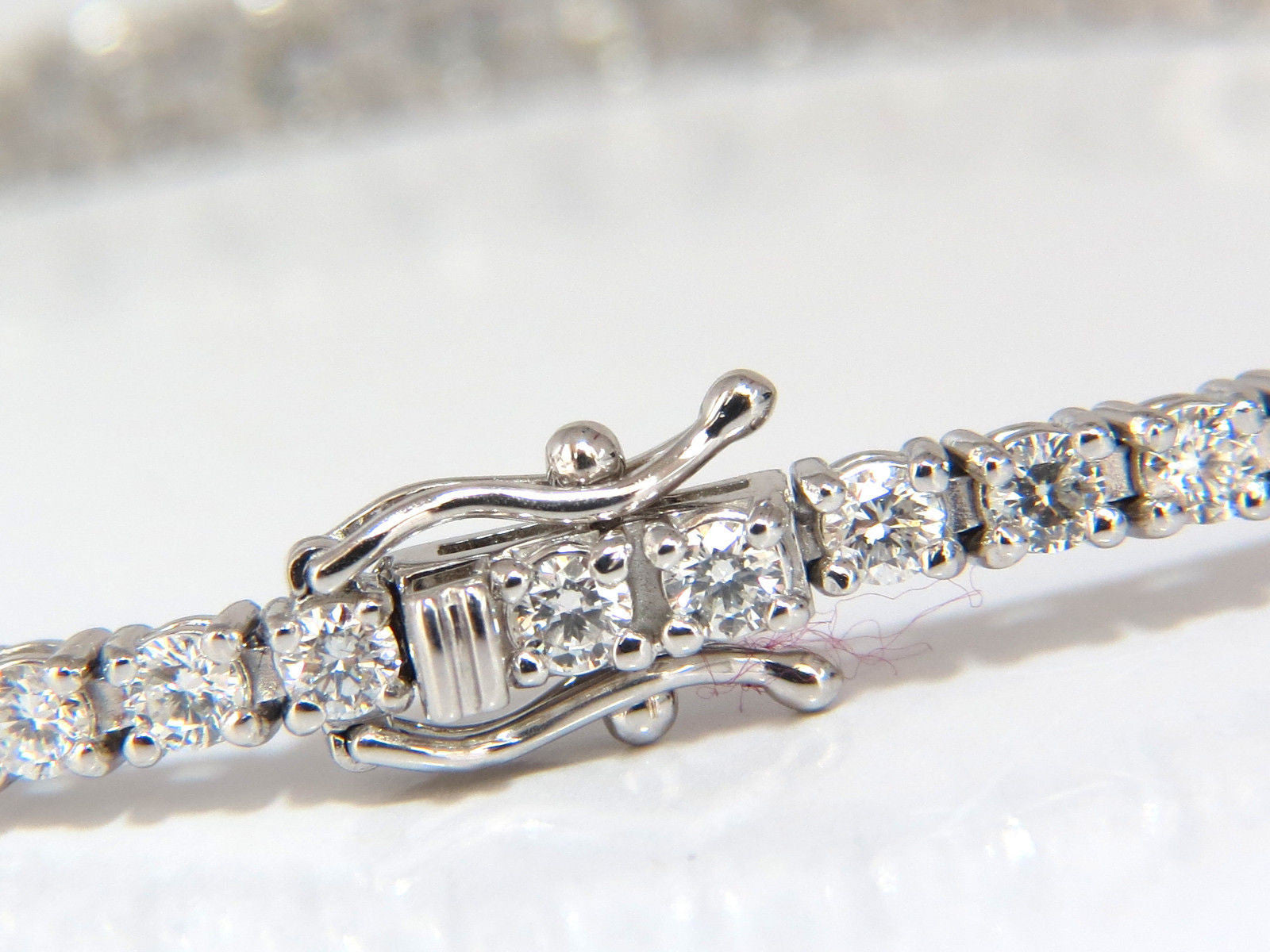 4.26 Carat Natural Diamond Graduated Tennis Bracelet in 18K White Gold (F-G Color, VS Clarity) - Perfect for Weddings, Anniversaries & Special Occasions