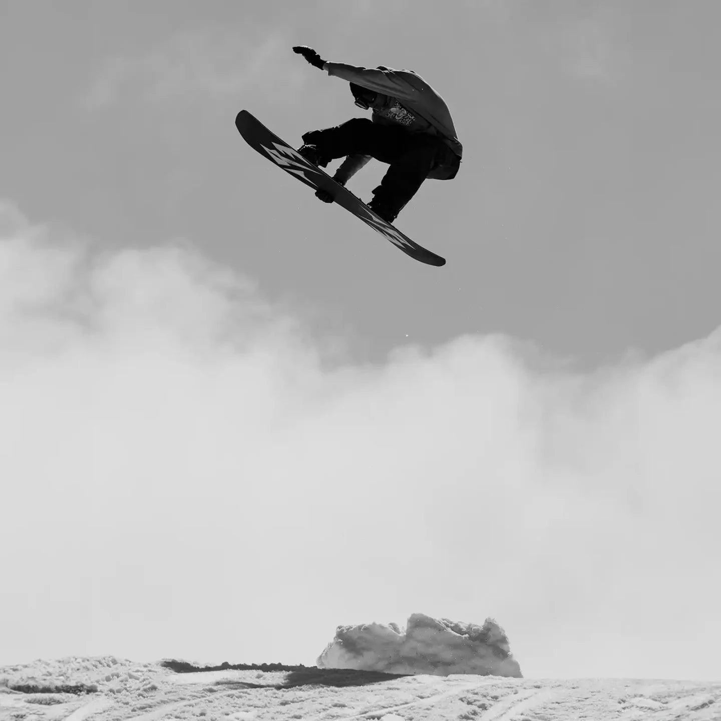 Jones Mountain Twin Pro Snowboard 2025 - All-Mountain Freestyle Snowboard for Men & Women | Perfect for Powder, Park & Groomed Runs | Durable Construction & Responsive Ride