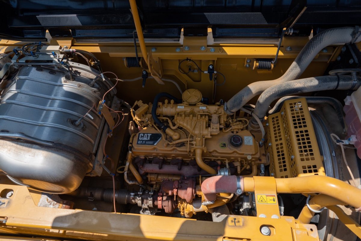 2016 Caterpillar Excavator Heavy Duty Construction Equipment - 7927 Hours | Ideal for Mining, Trenching & Demolition Projects