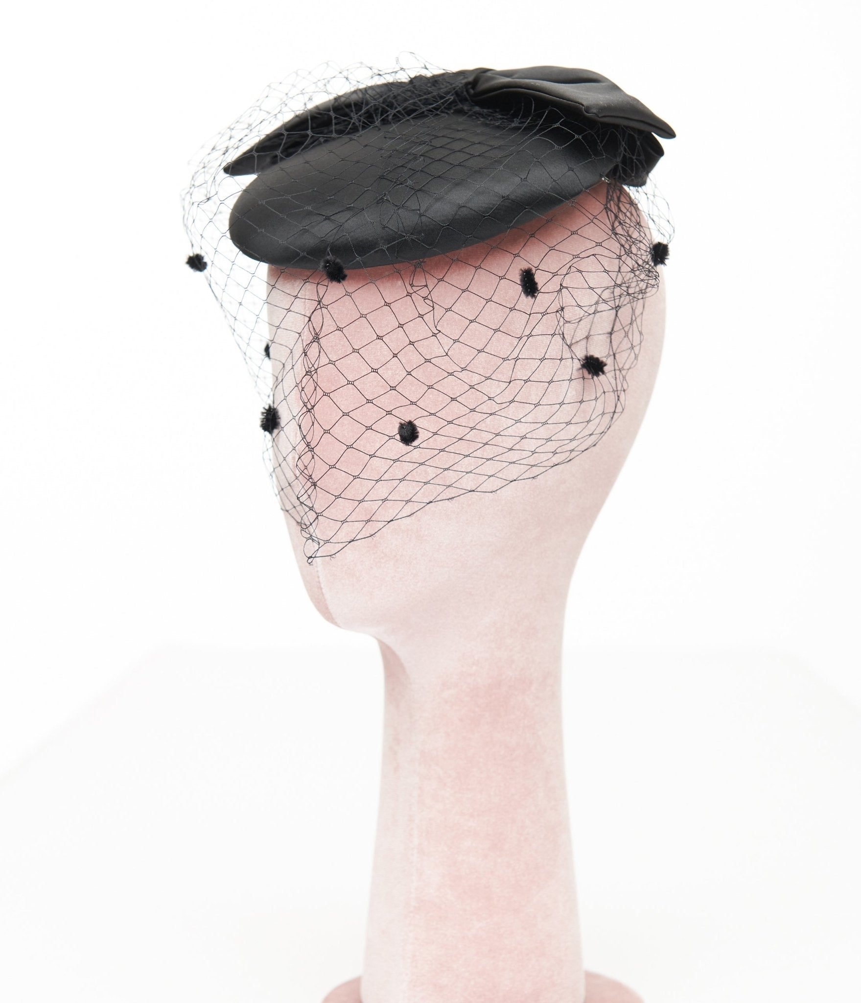 Vintage 1950s Black Bow Pillbox Hat - Retro Fascinator Headpiece for Women | Perfect for Weddings, Tea Parties & Vintage Fashion Events