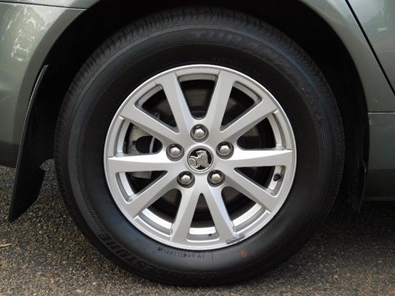 Holden Commodore VF S1 & S2 Evoke 16
