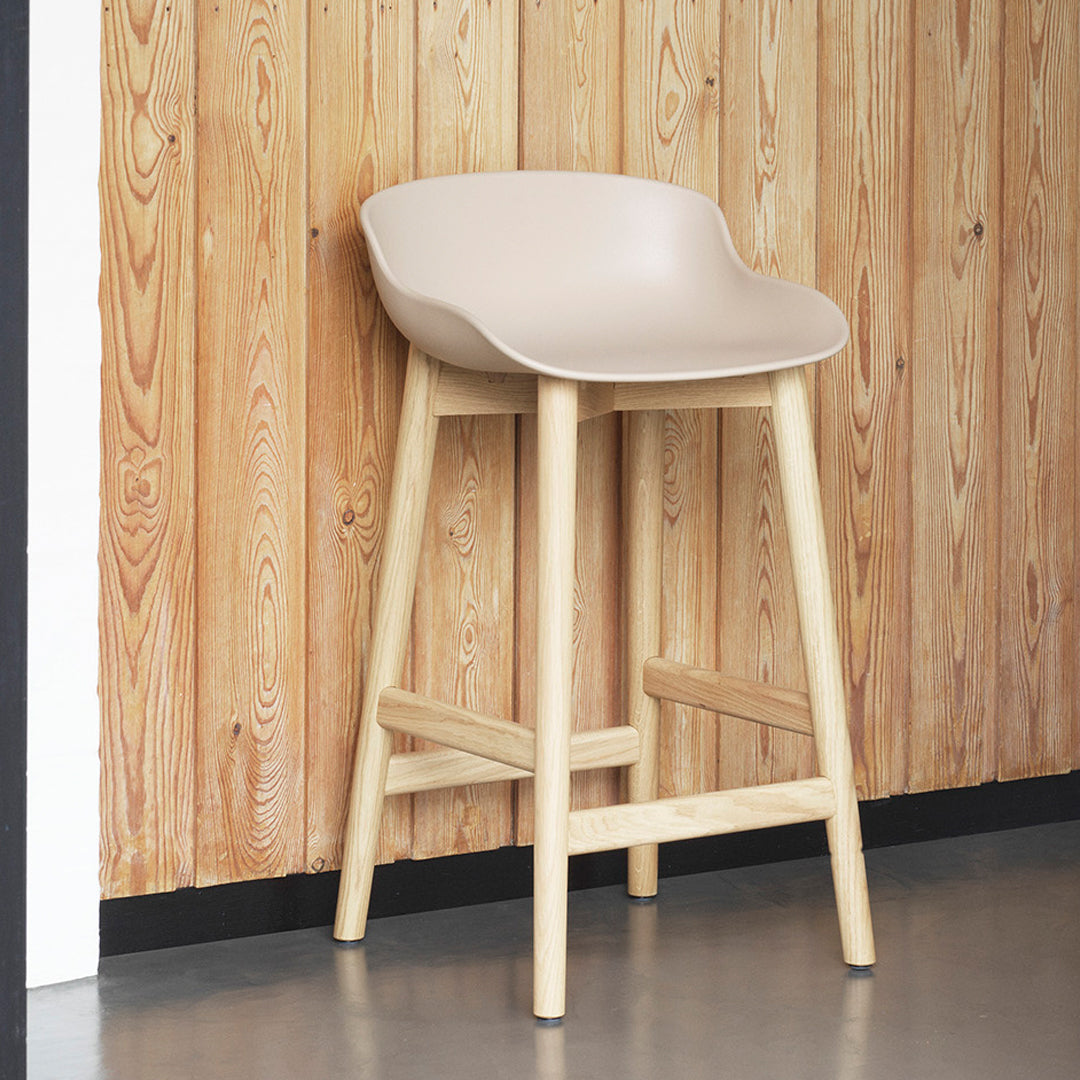 Modern Hyg Counter Stool with Solid Wood Base - Perfect for Kitchen Islands, Breakfast Bars & Small Spaces