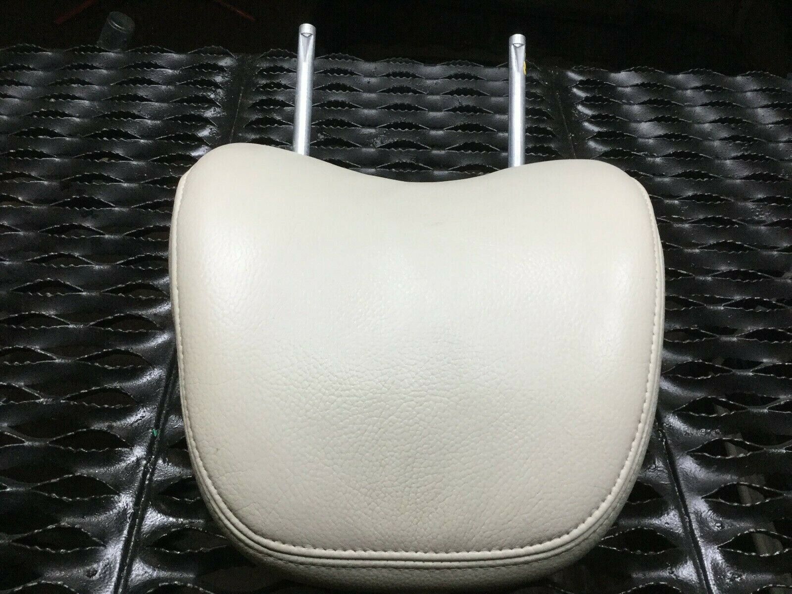 Genuine Volvo S60 Front Right Passenger Seat Headrest OEM Replacement Part 01-09 - Perfect for Car Interior Upgrade & Comfort Enhancement