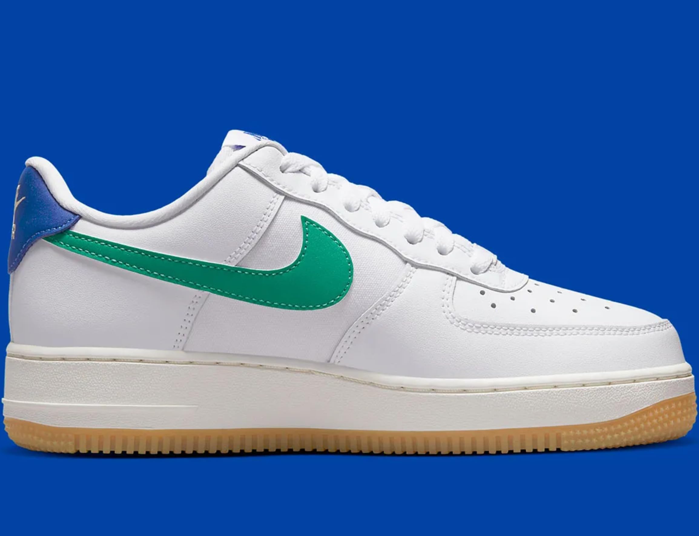 Nike Women's Air Force 1 '07 Sneakers - White Leather Low-Top Athletic Shoes for Running, Gym & Casual Wear | Comfortable & Stylish Women's Basketball Shoes for Everyday Fashion