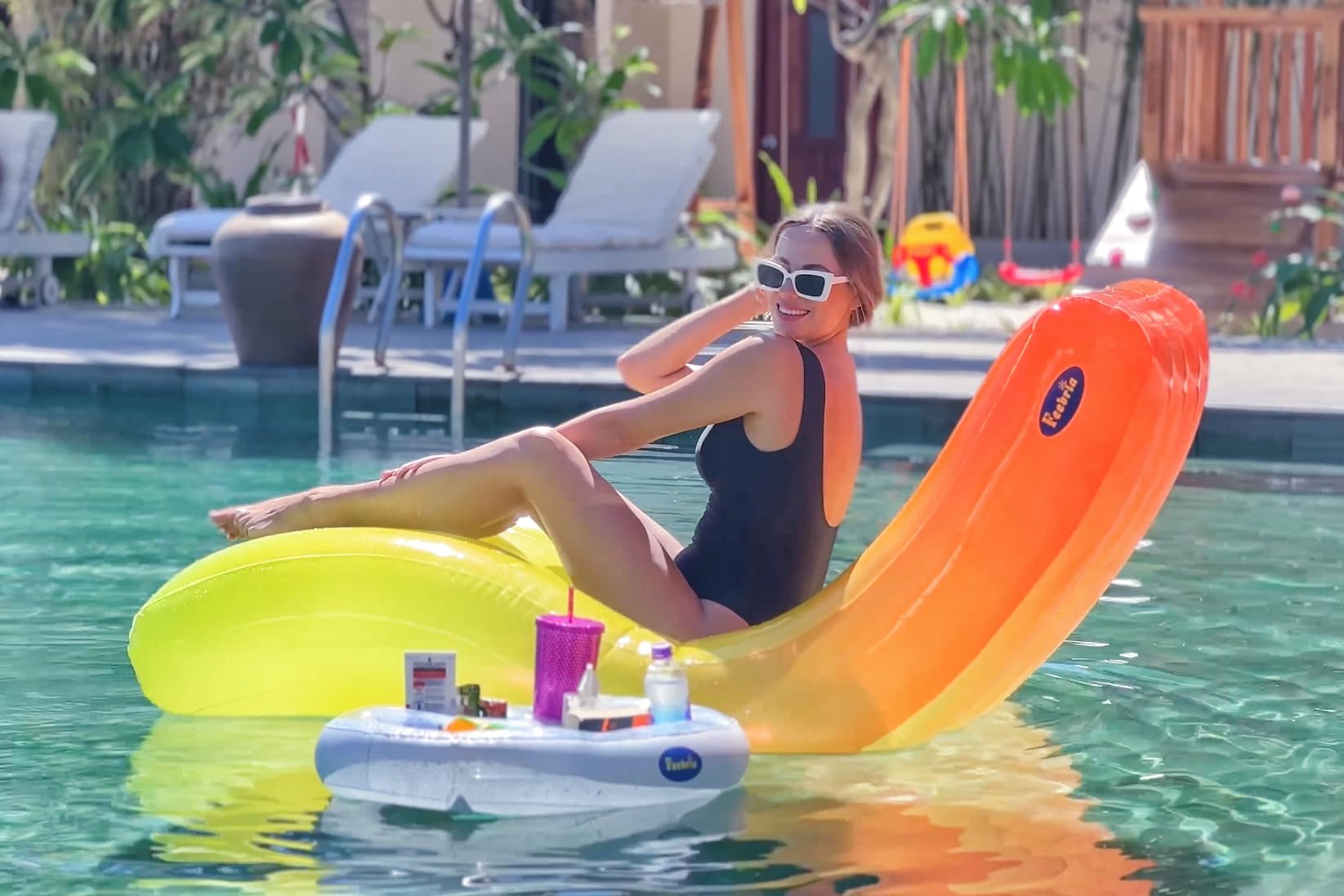 **Large Capacity Inflatable Pool Drink Holder - Floating Drink Float for Hot Tub, Pool, Beach & Party - Holds Drinks, Phones & Snacks - Easy to Inflate - Perfect for Summer Relaxation, Pool Parties & Outdoor Gatherings**