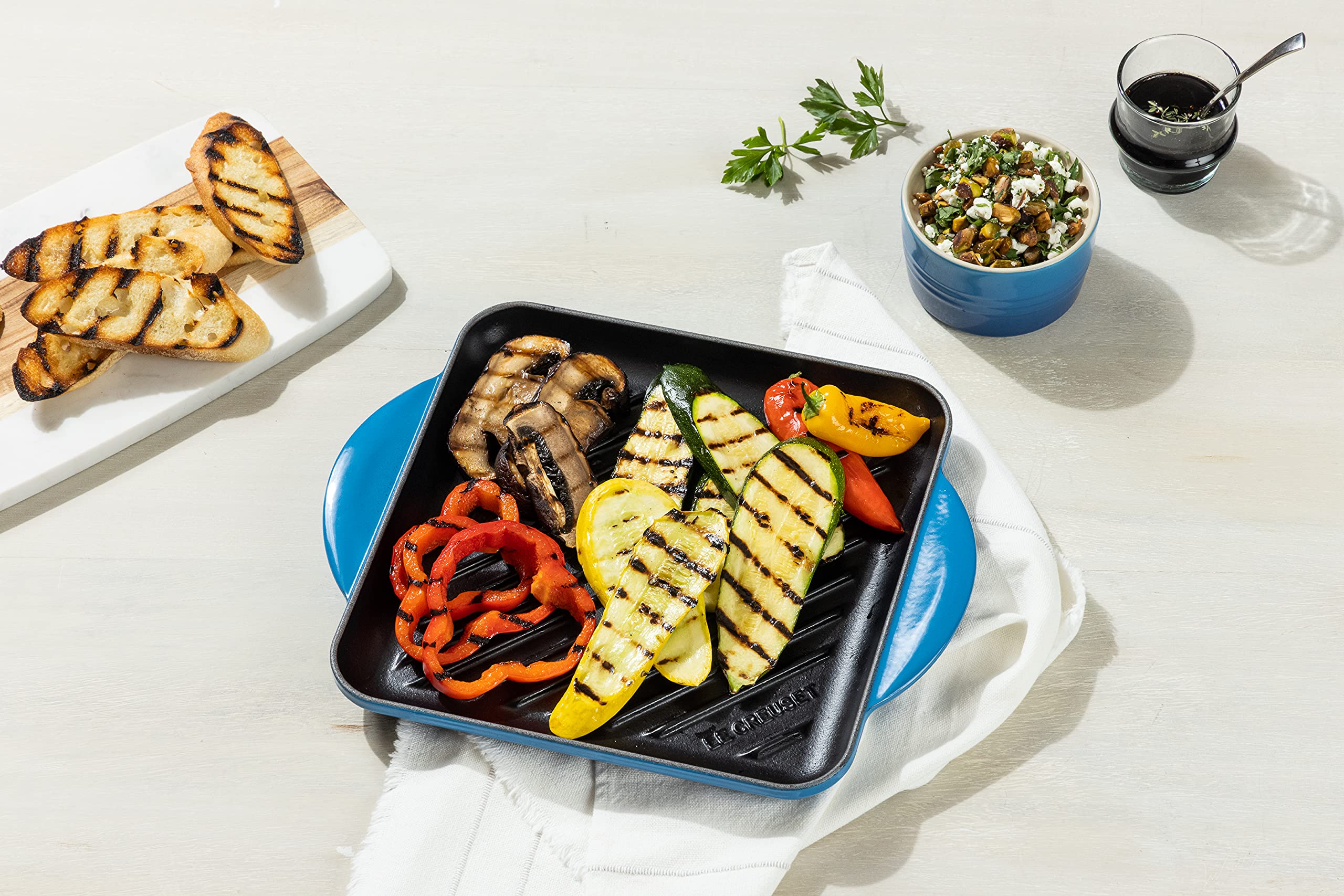 Le Creuset Enameled Cast Iron Square Grill Pan - 9.5 Inch, Marseille Blue - Perfect for Indoor & Outdoor Grilling, BBQ, Steaks & Vegetables