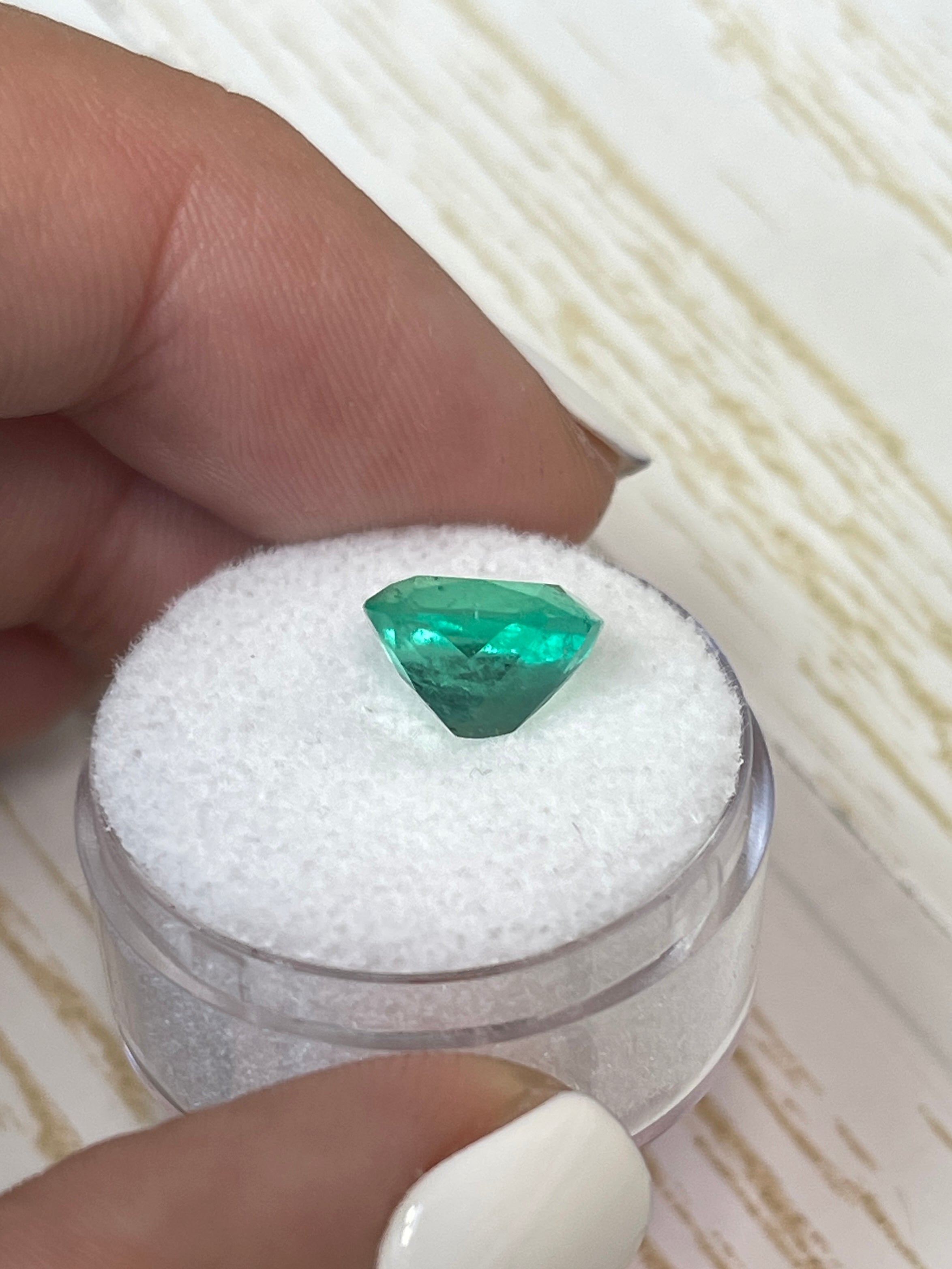 3.43 Carat Natural Colombian Emerald - Medium Green Cushion Cut Loose Gemstone for Jewelry Making, Engagement Rings & Fine Collections