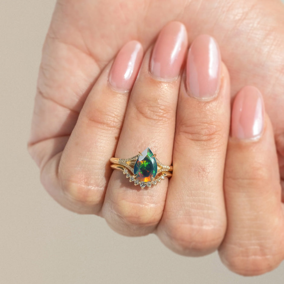 Natural Black Fire Opal Wedding & Engagement Ring for Women – Elegant Gemstone Jewelry for Brides, Anniversaries & Special Occasions