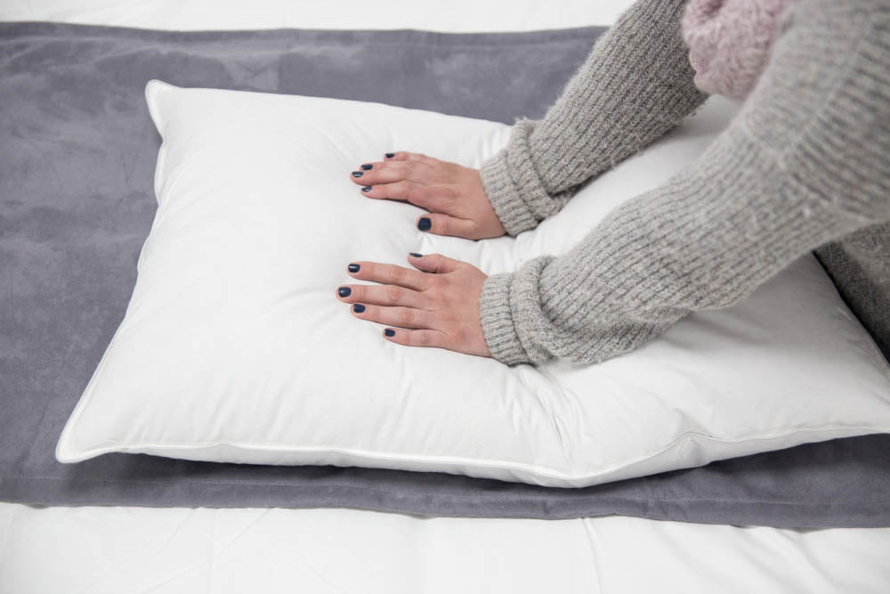 Premium Pillowtex Down Alternative Pillow - Hypoallergenic & Breathable for Side, Back & Stomach Sleepers - Perfect for Bedroom, Guest Room & Travel