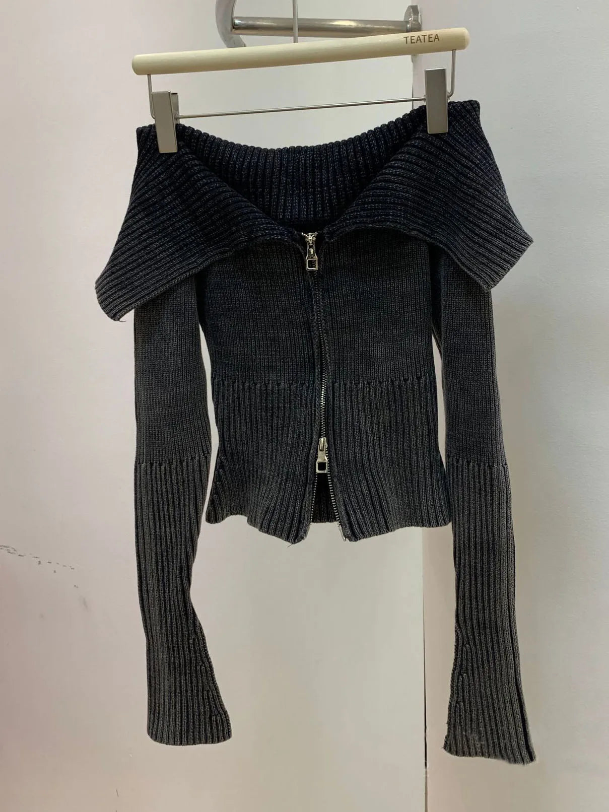 Y2K Knitted Women's Cardigan Sweater - Slim Fit Cropped Top with Turn-Down Collar & Double Zippers | Fall Fashion for Casual Outfits, Date Nights & Streetwear Looks