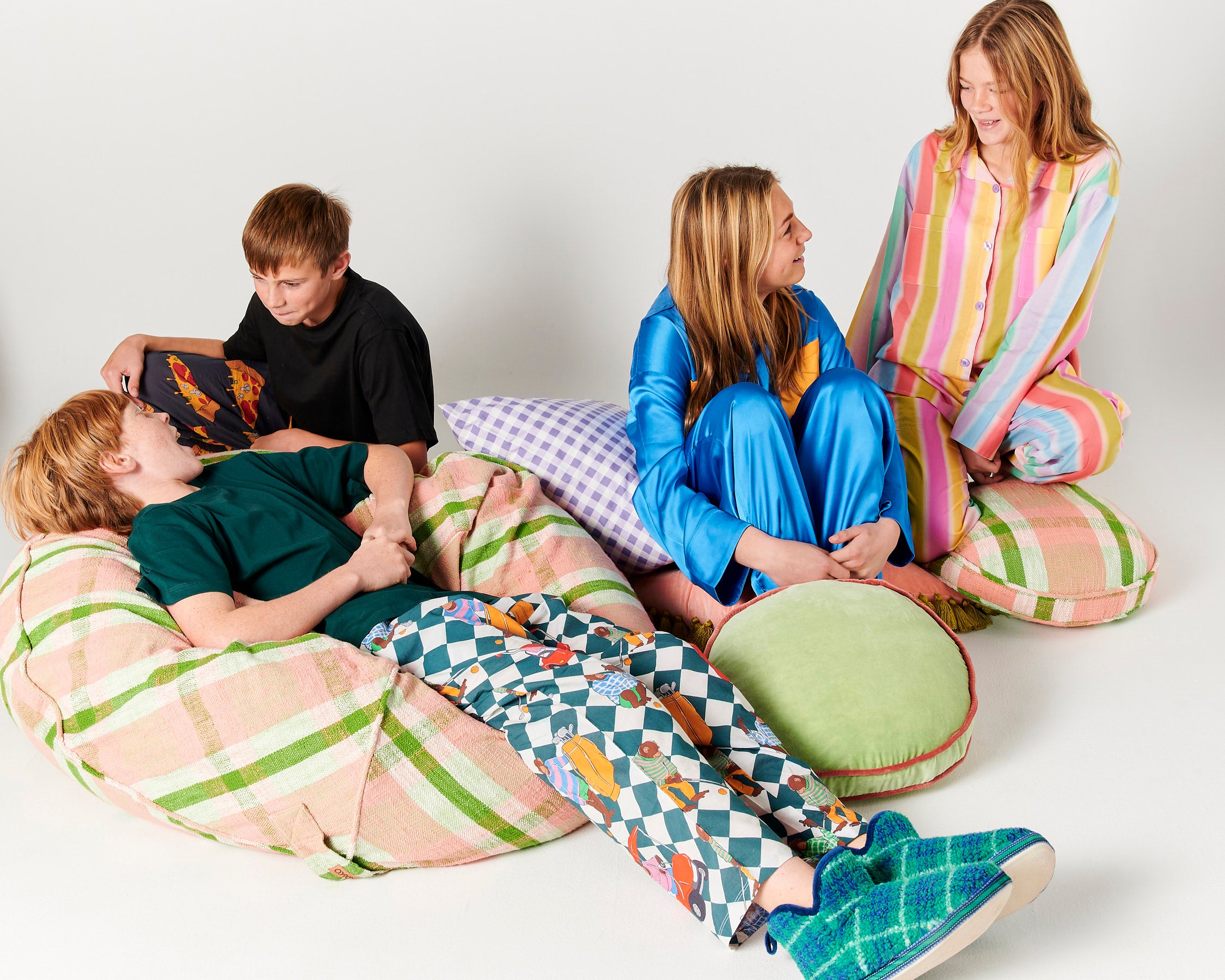 Hole In One Teen Organic Cotton Tee & Pant Pajama Set - Soft & Comfortable Sleepwear for Boys & Girls - Perfect for Bedtime, Lounging & Sleepovers