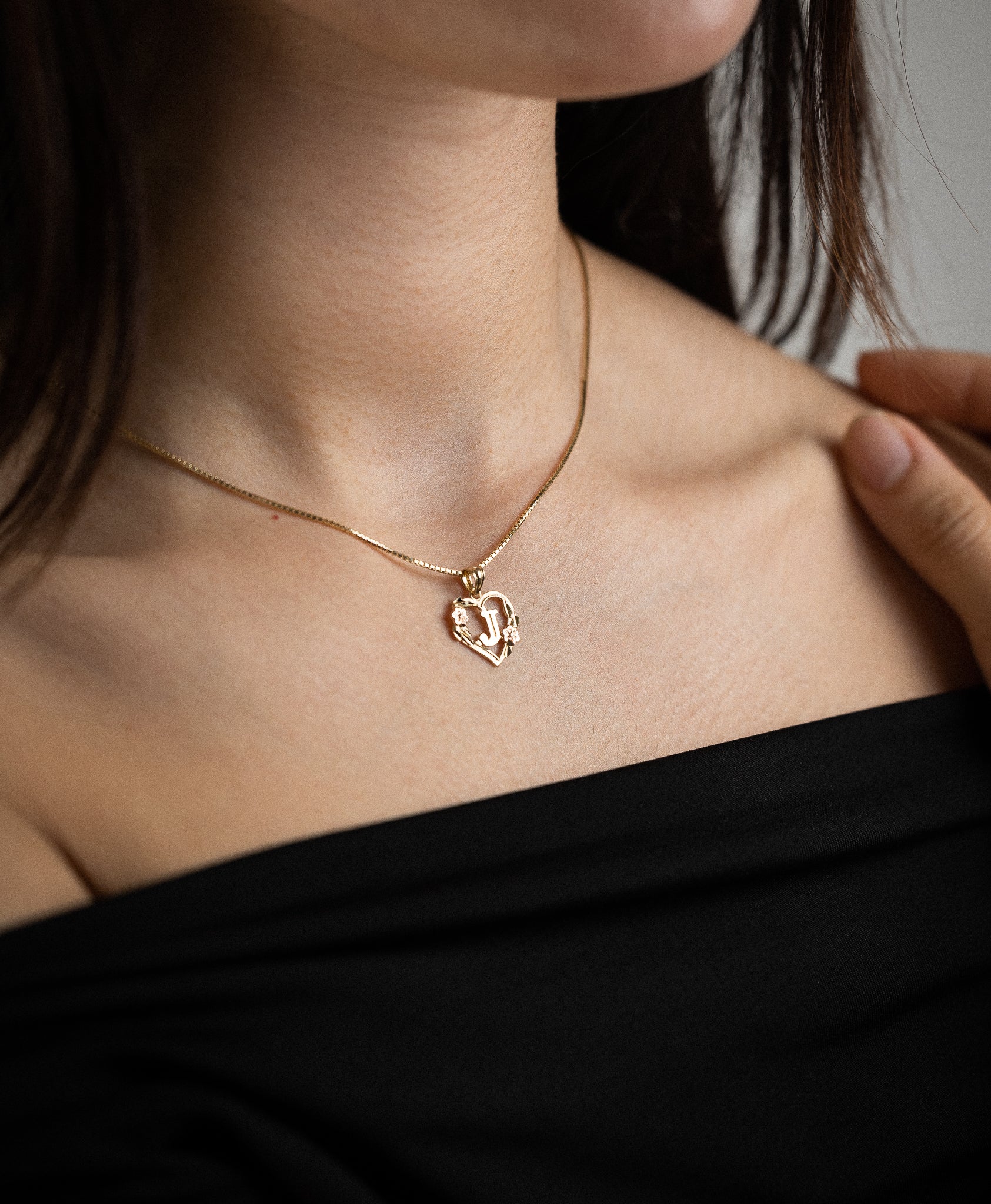 Gold Heart A-Z Letter Pendant Necklace Set for Women - Personalized Initial Jewelry Gift - Model 2052 | Valentine's Day, Anniversary, Birthday Present for Her