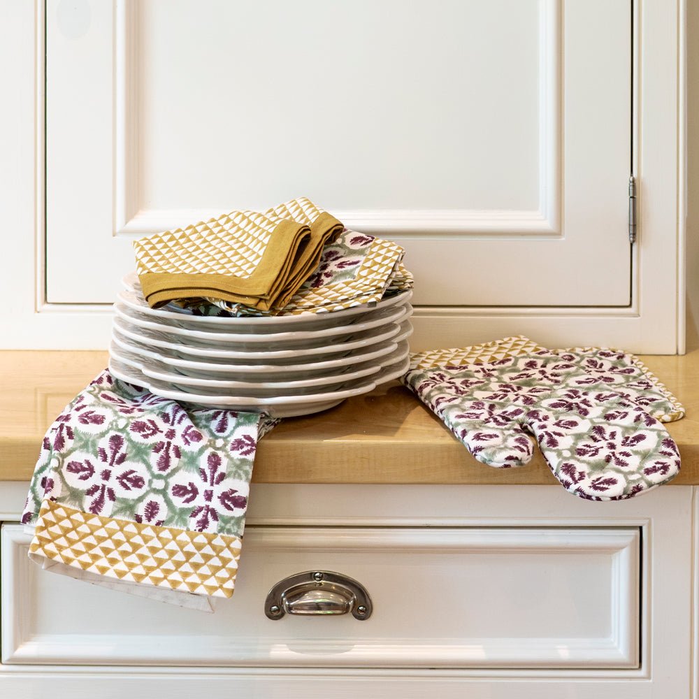 Antique Fleur de Lis Jade Oven Mitt Set - Heat Resistant Kitchen Gloves for Baking, Cooking & Grilling - Perfect for Holiday Cooking & Home Decor