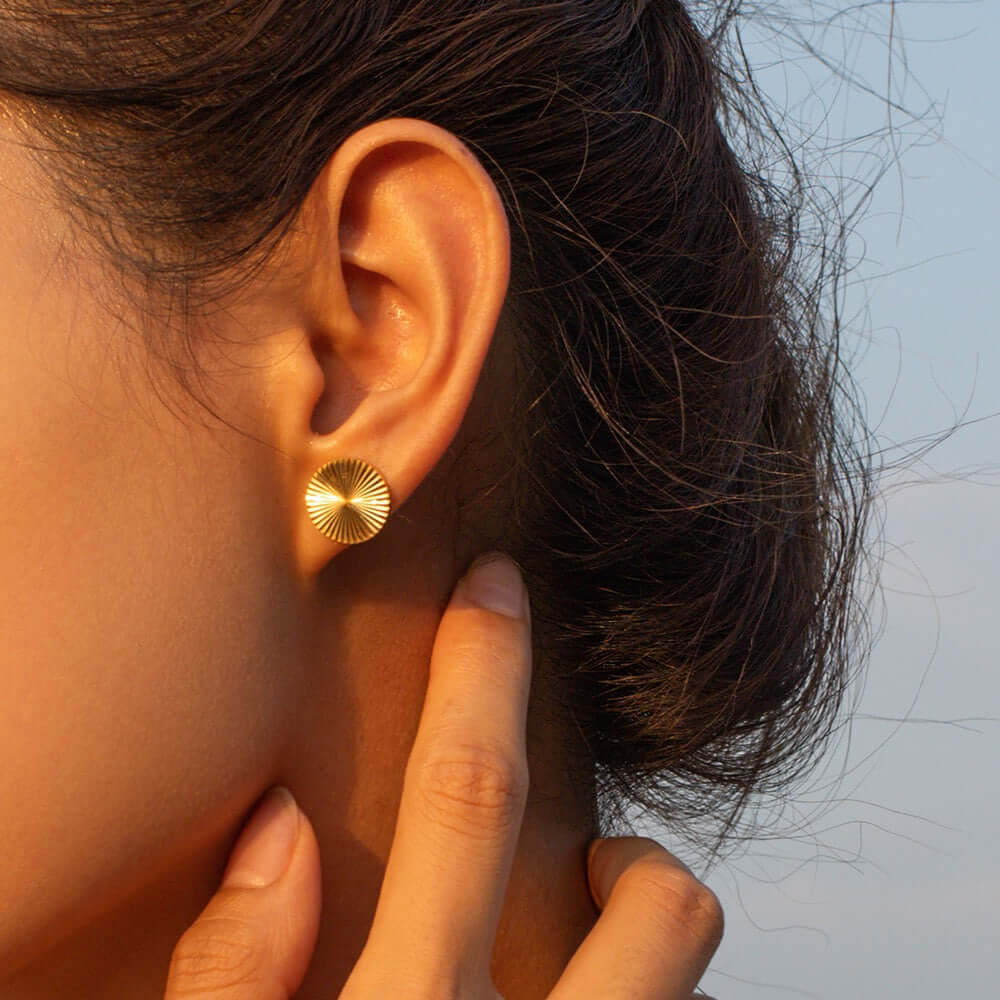 Minimalist 18K Gold Small Stud Earrings for Women - Dainty & Elegant Jewelry Gift for Everyday Wear, Anniversary or Birthday | JDE366