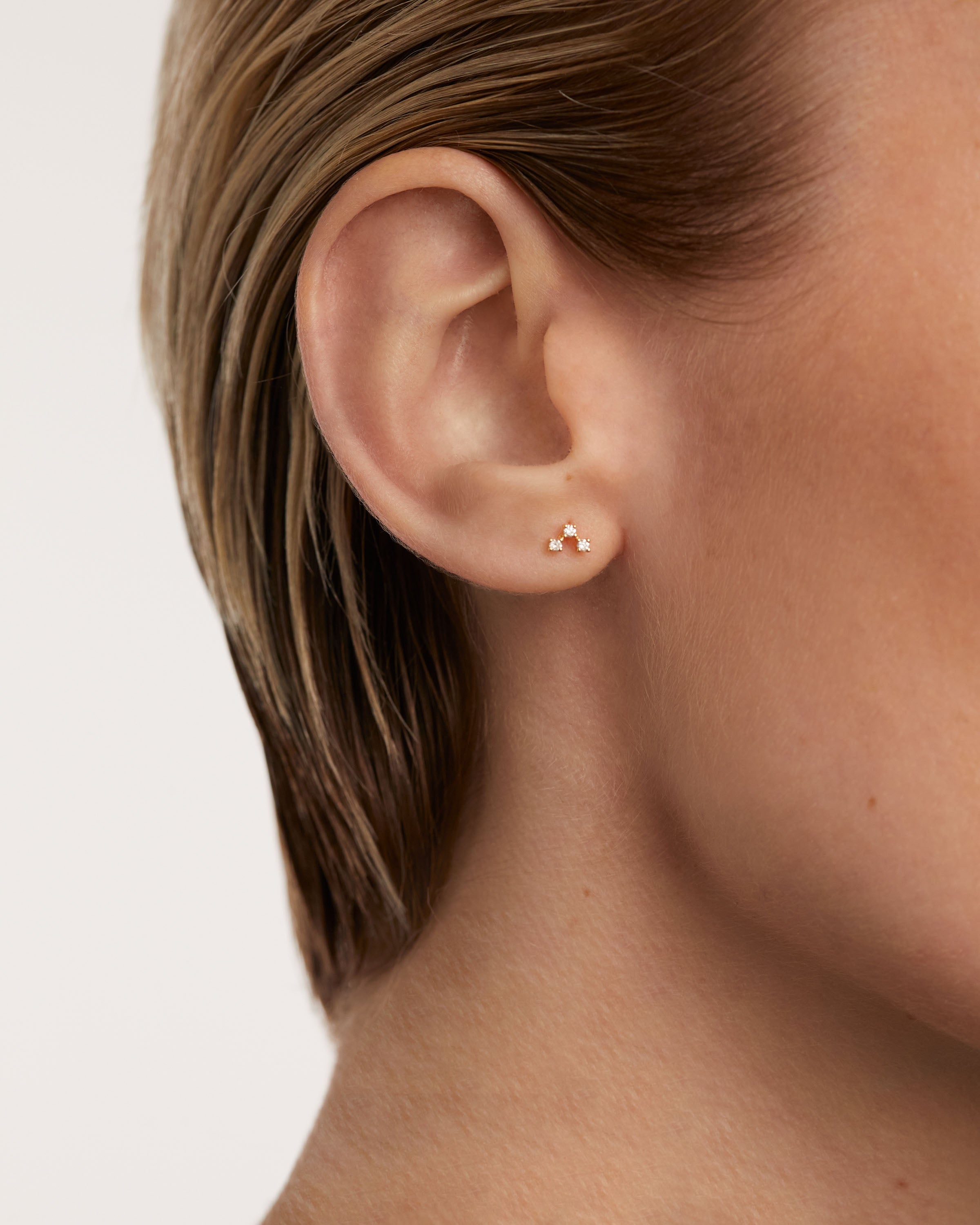 Diamonds and Gold Nolita Single Earring - Elegant Dangle Earring for Women, Perfect for Parties, Weddings & Special Occasions