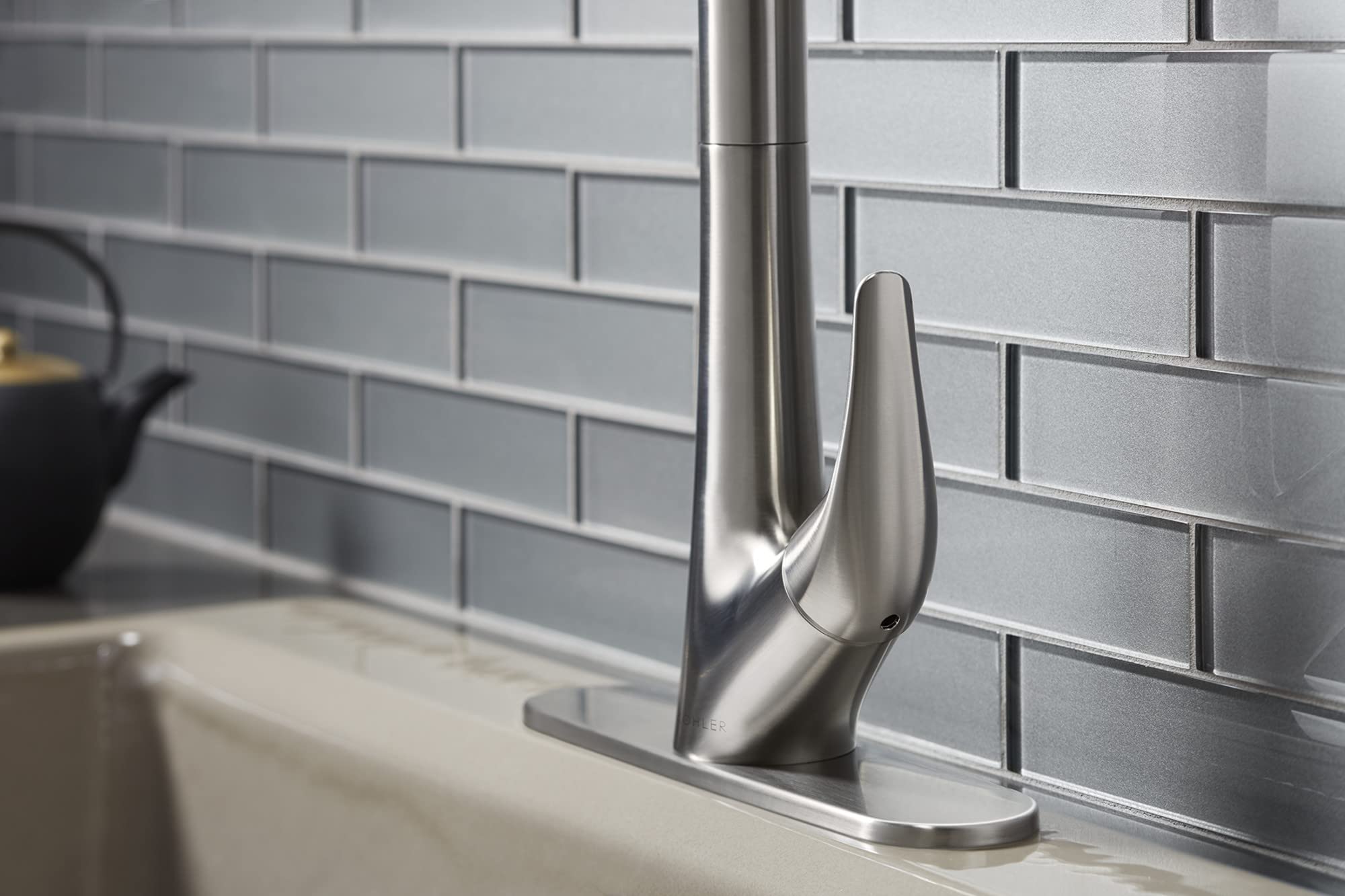ARISE® Pull Down Kitchen Faucet with Sprayer - High Arc Brushed Nickel Modern Sink Faucet for Home & Commercial Use - Perfect for Washing Dishes, Filling Pots & Cleaning Countertops