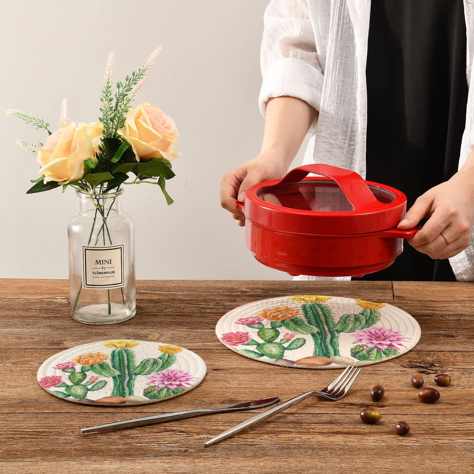 Waterproof Cactus Garden Pot Holders Set of 2 - Heat Resistant Trivets for Hot Dishes & Pans - Summer Plant Cotton Weave Hot Pads for Kitchen Decor - Perfect for Dining Tables, Countertops & Outdoor Picnics