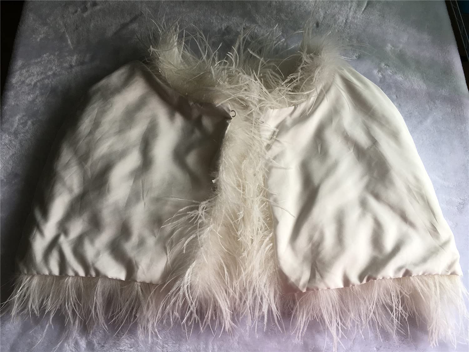 Luxury White Ostrich Feather Shawl Cape for Women - Elegant Wedding Bridal Wrap, Party Accessory, Romantic Blush Furry Stole - Perfect for Bridal Showers, Evening Galas, and Special Occasions