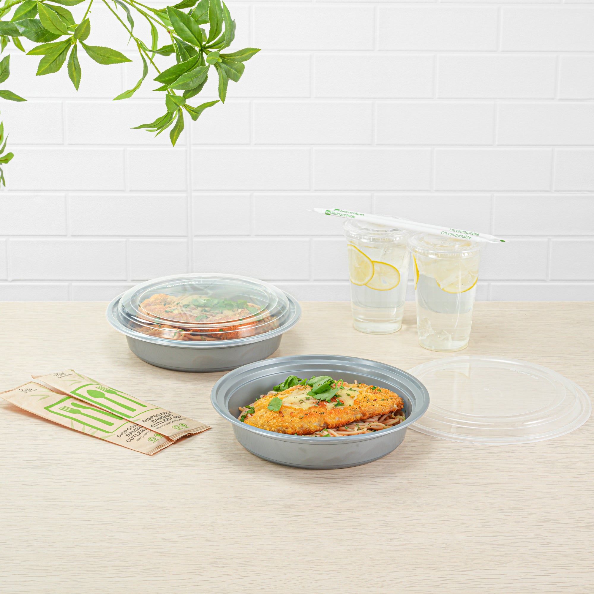 48oz Round Silver Plastic Takeout Containers with Clear Lids - 100 Pack (9