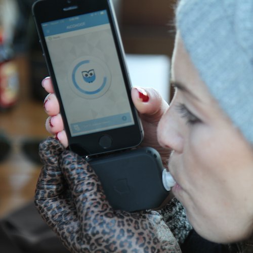 AHT101 Smartphone Breathalyzer - Portable Alcohol Tester for iPhone & Android with High Accuracy | Perfect for Parties, Bars, and Personal Safety Use