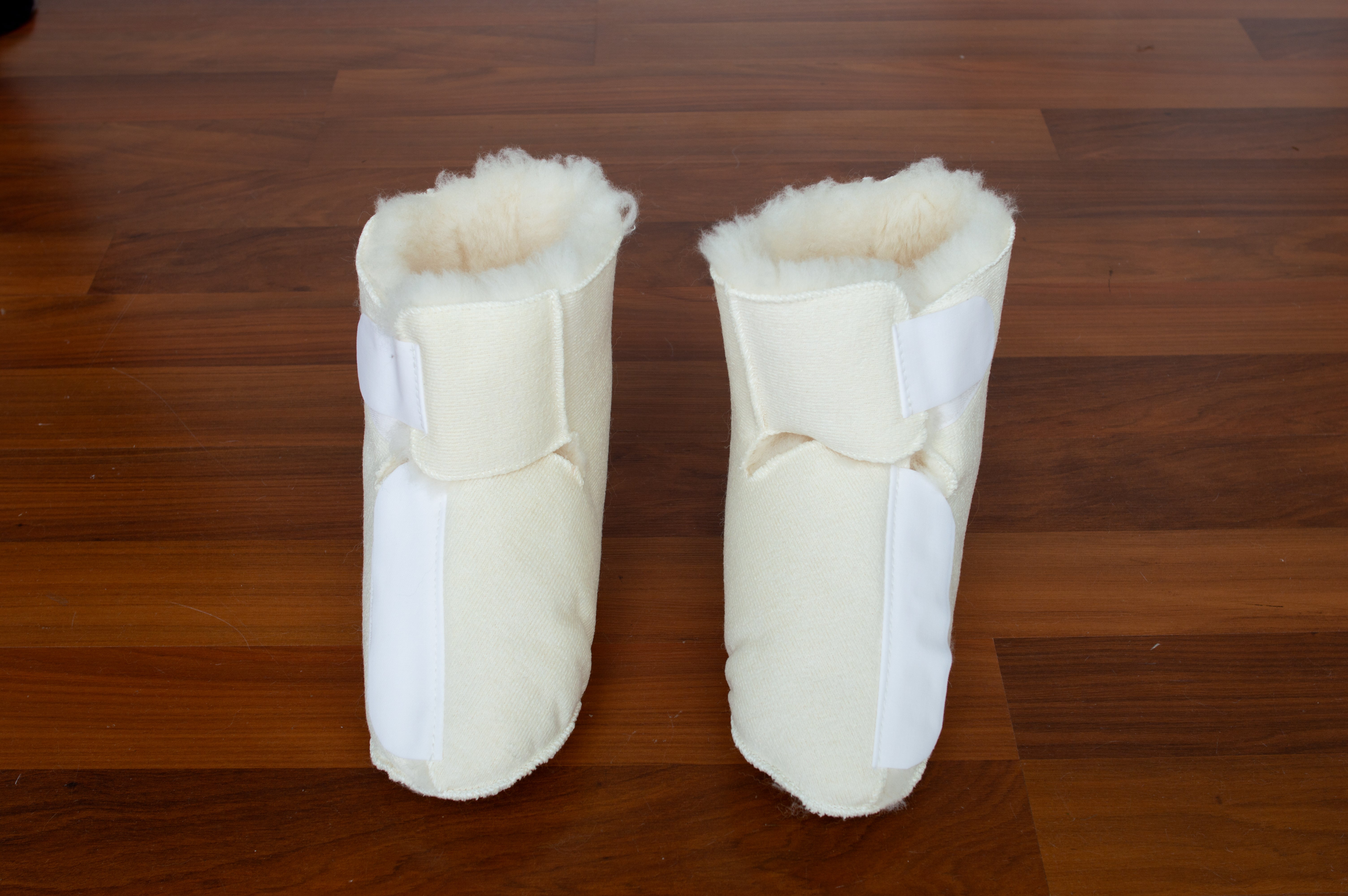 Sheep Wool Boots for Severe Swelling Relief - Comfortable & Supportive Footwear for Edema, Lymphedema & Post-Surgery Recovery - Perfect for Home, Work & Travel Use