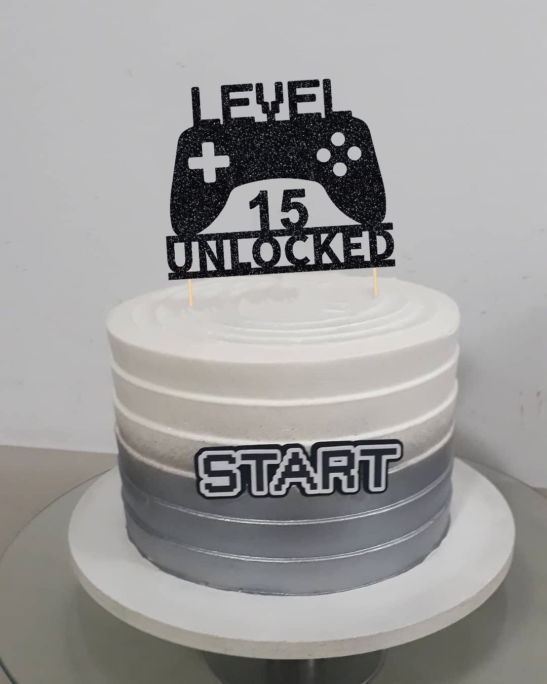 Level 15 Unlocked Cake Topper - Video Game Controller Birthday Decoration for 15th Birthday Party | Perfect for Gamer Cakes, Gaming Themed Parties & Anniversary Celebrations