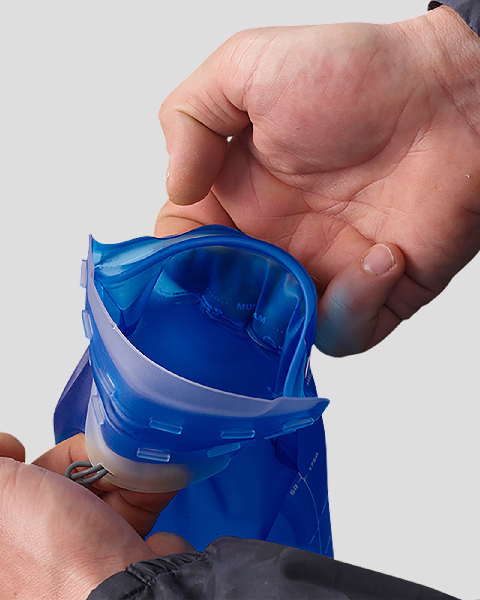 Salomon Soft Reservoir 2L Hydration Bladder - Clear Blue for Hiking, Running & Outdoor Adventures