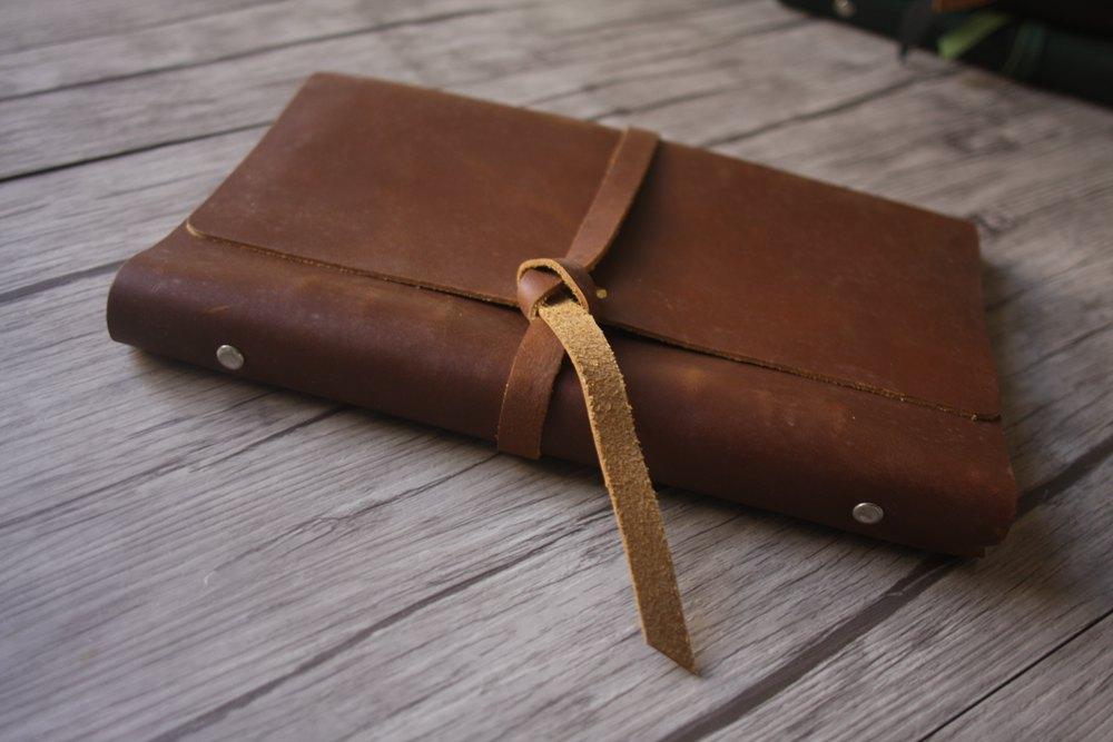 Custom Refillable B5 Notebook for Men & Women - Leather Journal with Pen Holder - Perfect for Office, School & Travel Note Taking