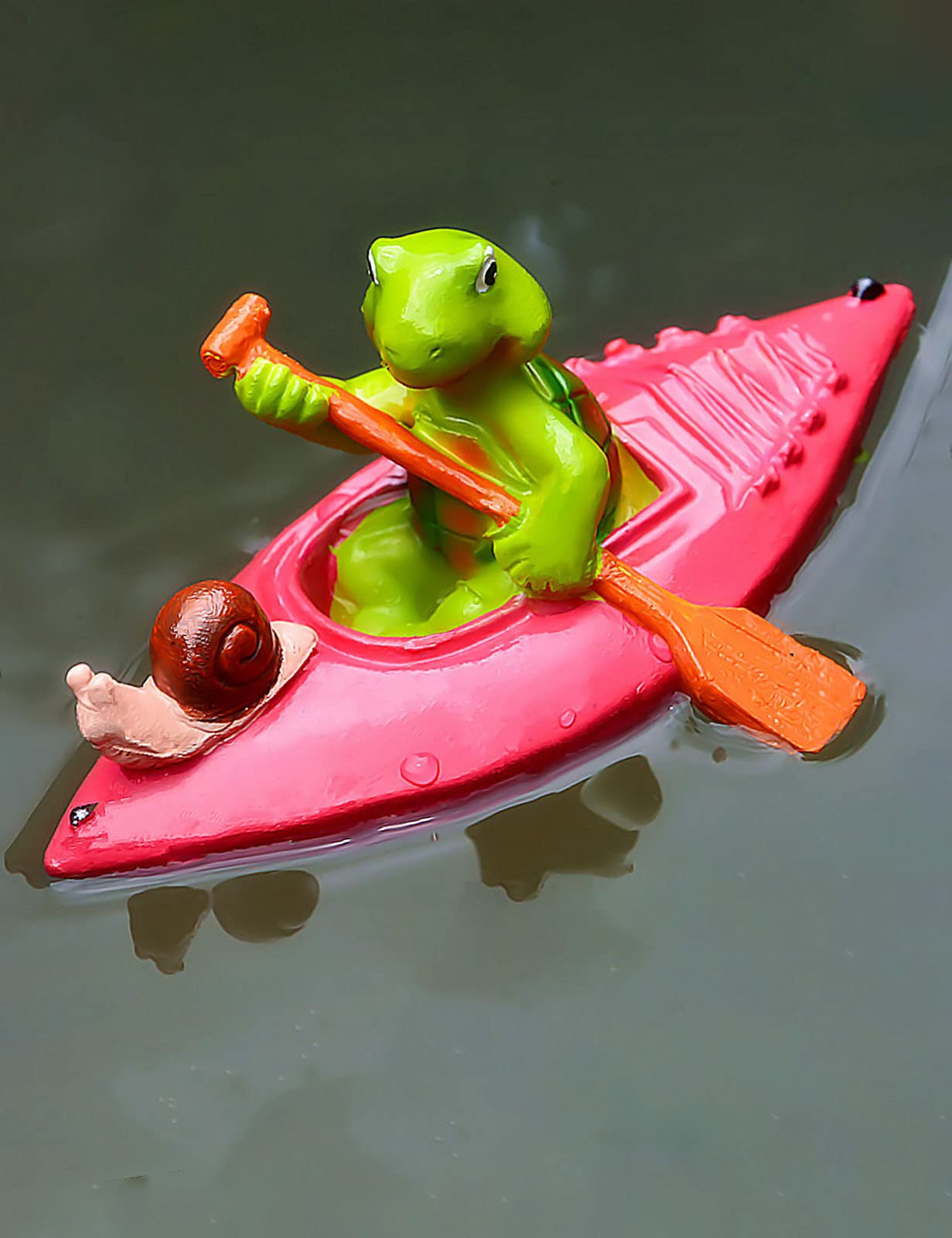 Water Floating Ornament Statue - Cute Resin Turtle & Frog Boat Decor for Garden Ponds, Fountains, Swimming Pools & Fish Tanks | Perfect Outdoor & Indoor Water Feature Decoration (Red Kayak Turtle)