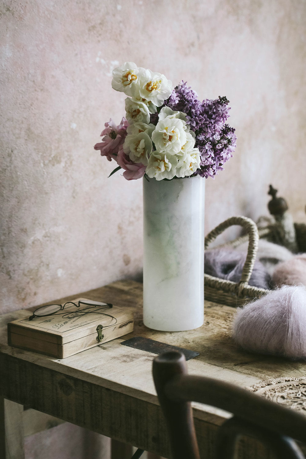 Elegant Tall Alabaster Vase for Home Decor - Perfect for Living Room, Dining Table & Wedding Centerpieces