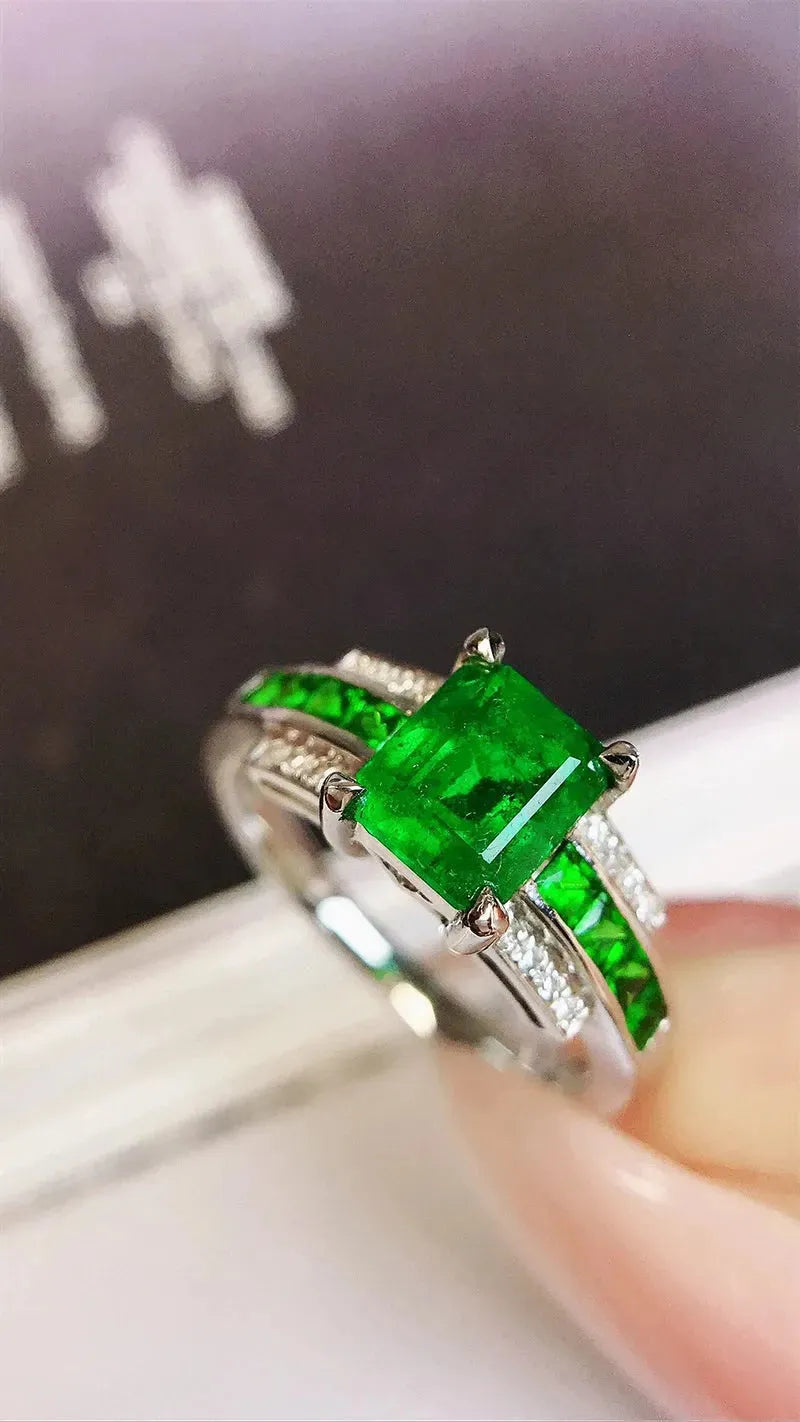 18K White Gold Emerald and Diamond Ring for Women | Minimalist Luxury Jewelry | Perfect for Parties, Weddings & Special Occasions
