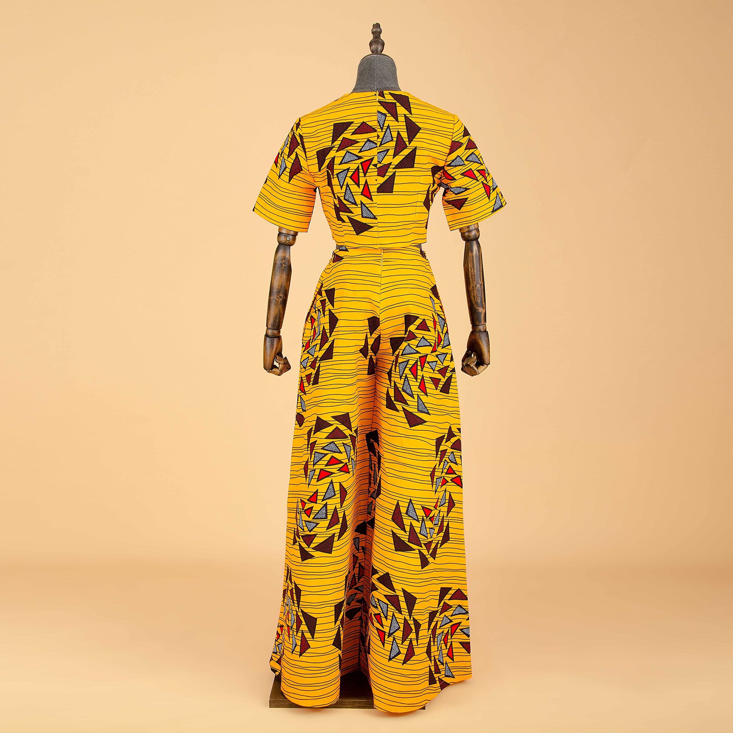 Stylish African Dashiki 2-Piece Outfit for Women - Short Sleeve Crop Top & Pants Set | Plus Size Casual Tracksuit | Perfect for Cultural Events, Parties & Everyday Wear