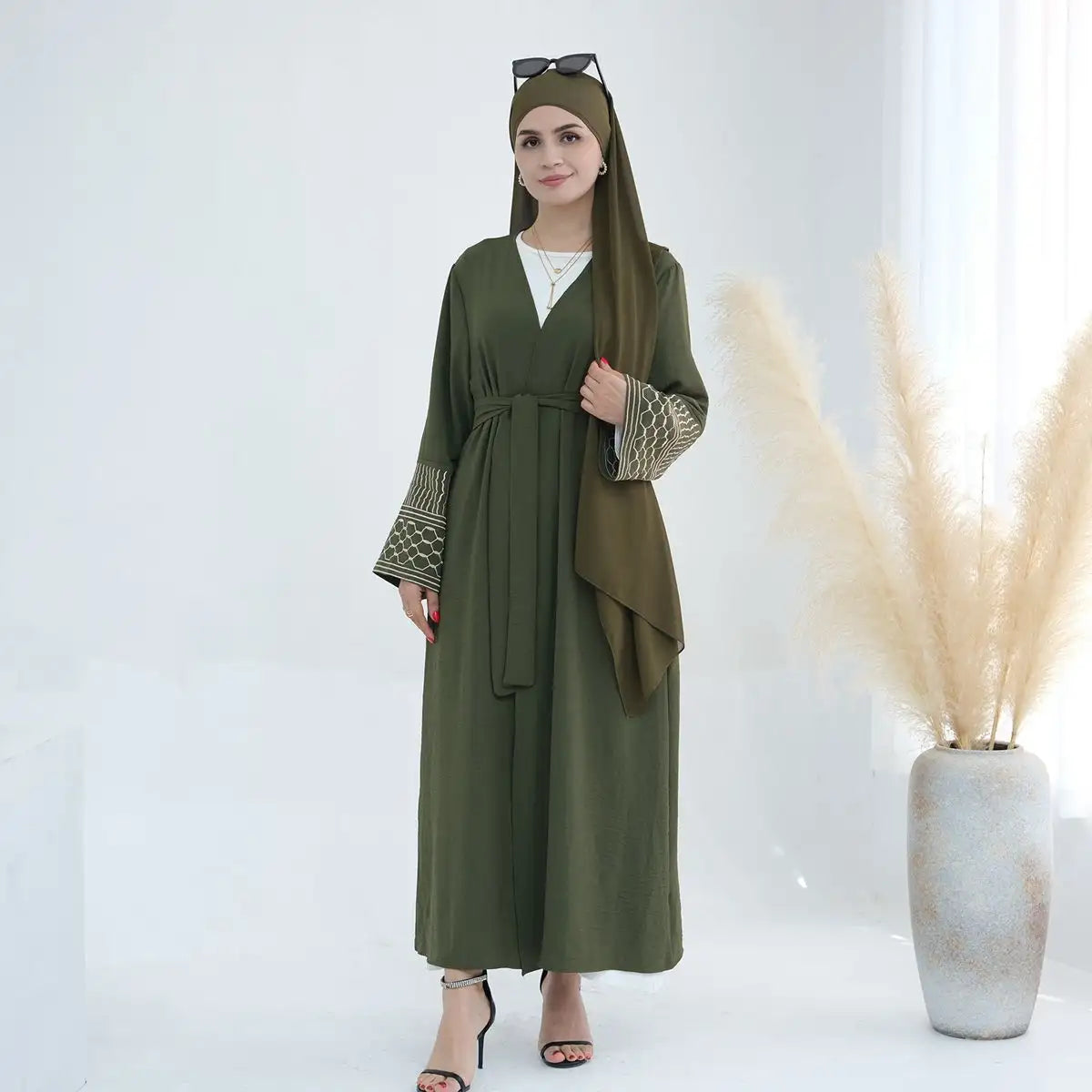 Elegant Muslim Women's Embroidered Open Abaya Dress with Sleeve - Modest Islamic Fashion for Prayer, Hijab Outfits & Special Occasions