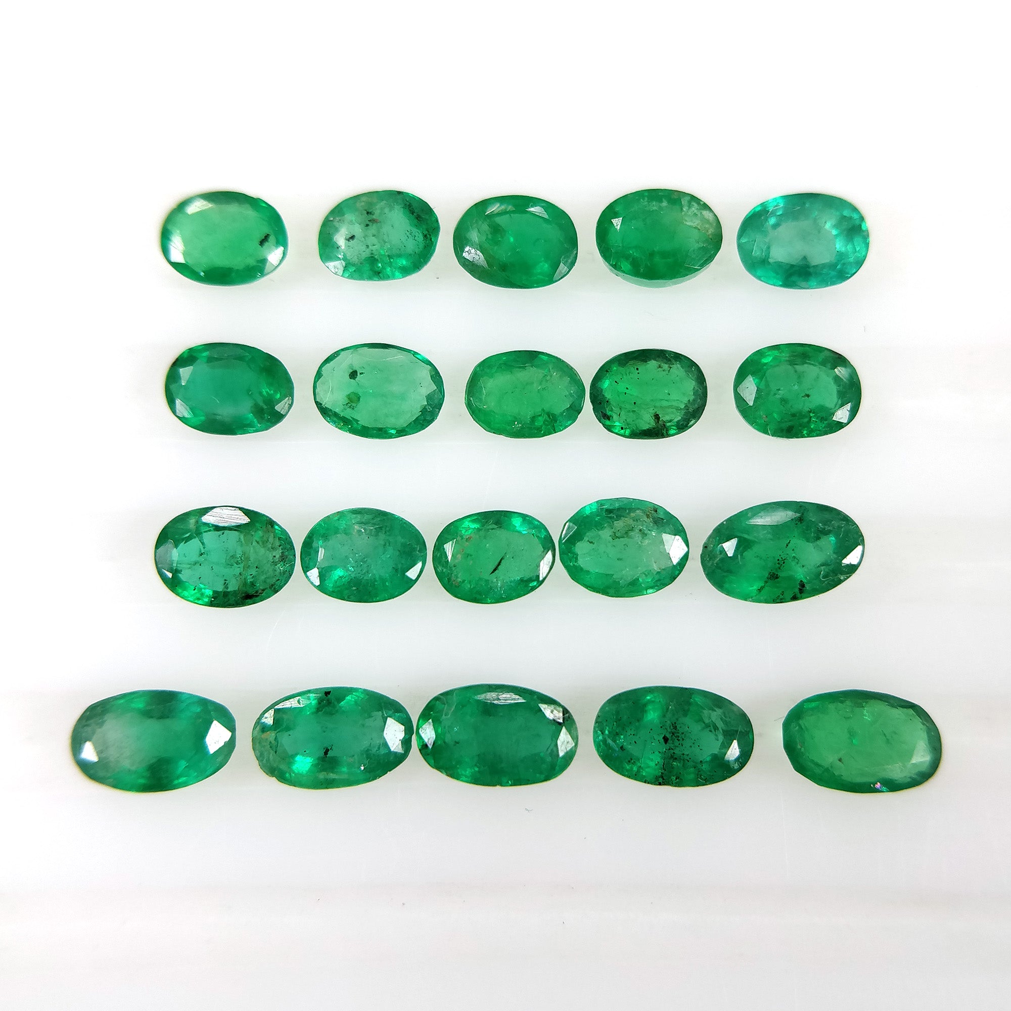 Natural Untreated Green Emerald Gemstone - 3.89cts Oval Cut (4x3mm & 5x3mm) 20pcs Set for Jewelry Making, Engagement Rings & Birthstone Collections