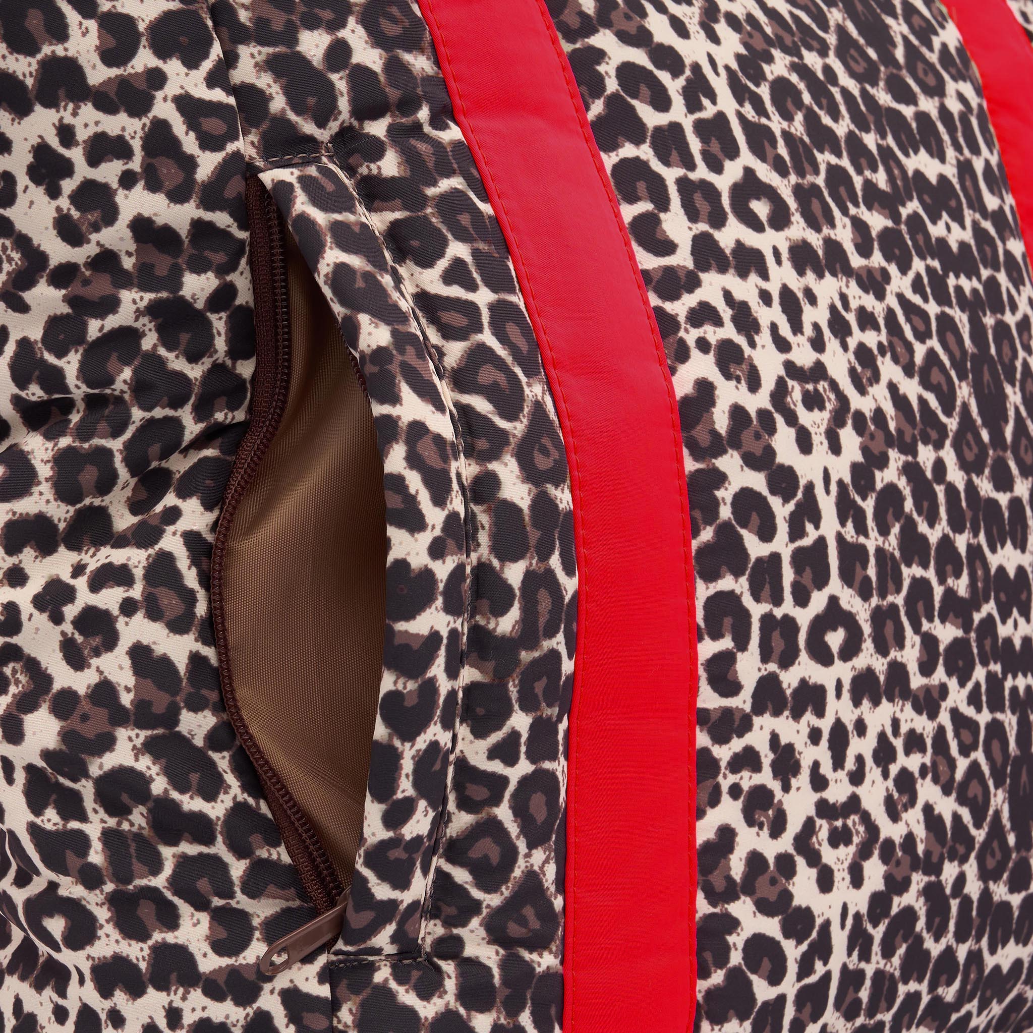 Stylish Leopard Print Red Tote Bag for Women - Fashionable Everyday Shoulder Bag for Work, Shopping & Travel