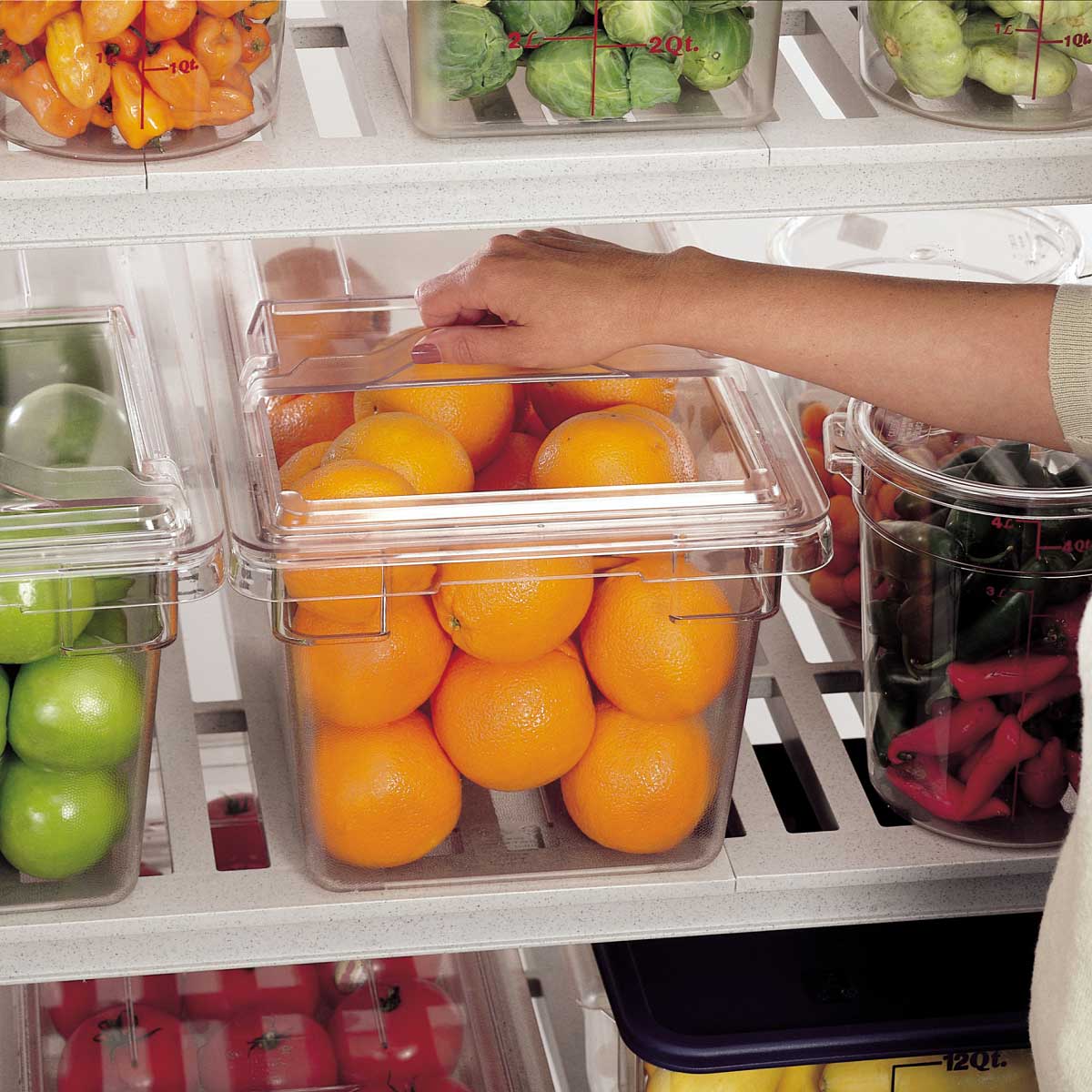 Cambro 12189CW135 Camwear 4.75 Gallon Clear Food Storage Container - Durable Plastic Food Box for Commercial Kitchens, Catering & Meal Prep