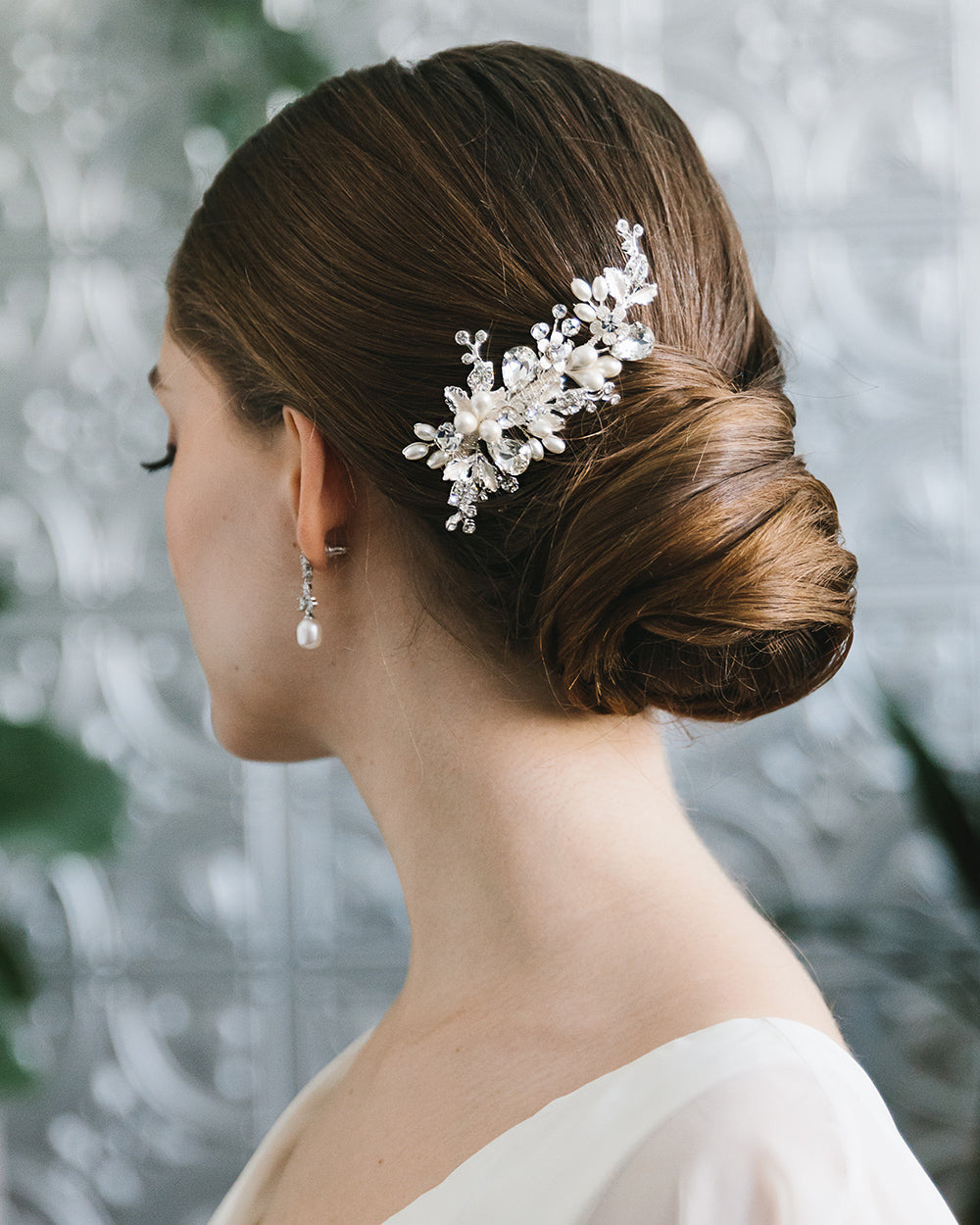 Audra Pearl Hair Comb - Elegant Handmade Pearl Hair Accessory for Women & Brides - Perfect for Weddings, Prom, and Special Occasions