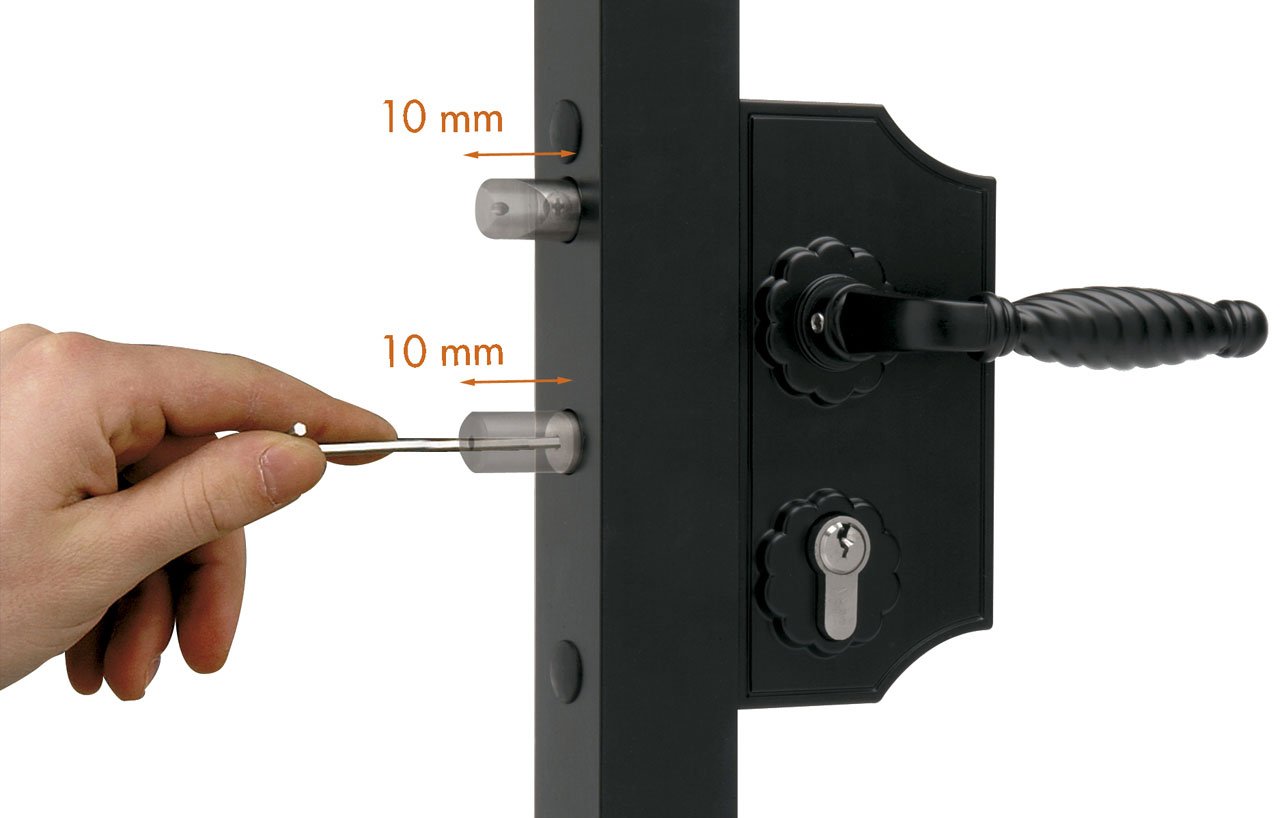 Heavy Duty Wrought Iron Padlock - Large Black Security Lock (40mm to 60mm) for Gates, Fences, Storage Units & Outdoor Use