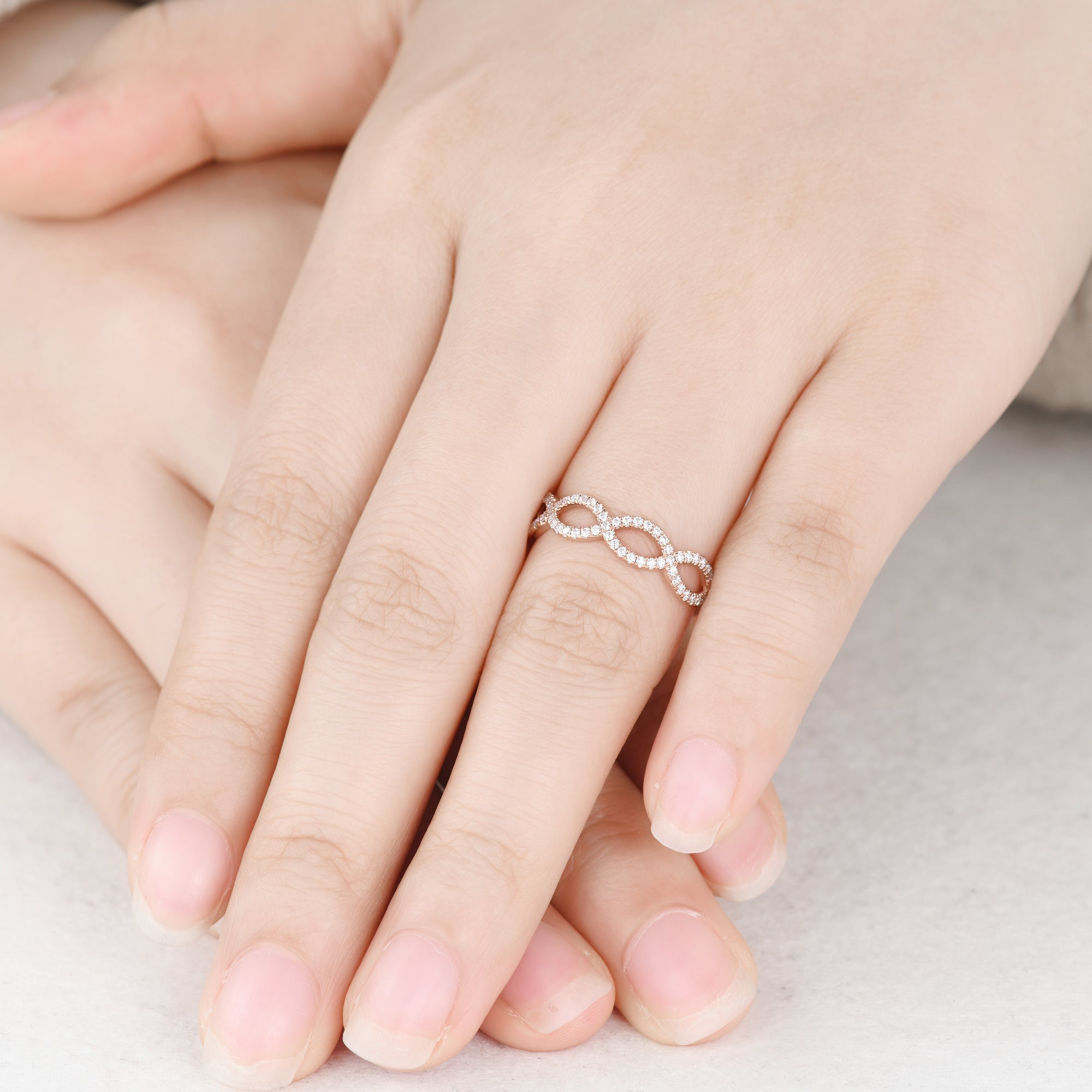 Rose Gold Moissanite Infinity Wedding Band - Loop Diamond Engagement Ring for Women - Perfect for Weddings, Anniversaries & Romantic Gifts