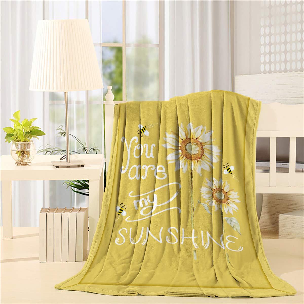 DoremiHome Sunflower Throw Blanket 40x50 Inches - Soft Fluffy Plush Fleece Blanket for Couch, Sofa & Bed - Yellow Cozy Blanket for Friends, Couples & Family - Perfect for Home Decor, Gifts & Snuggling - 