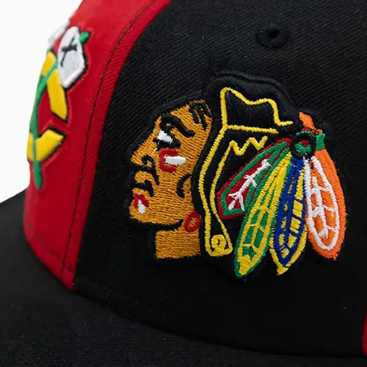 Chicago Blackhawks NHL 59FIFTY Fitted Hat - Official Snapback Cap for Men & Women - Perfect for Games, Sports Events & Casual Wear