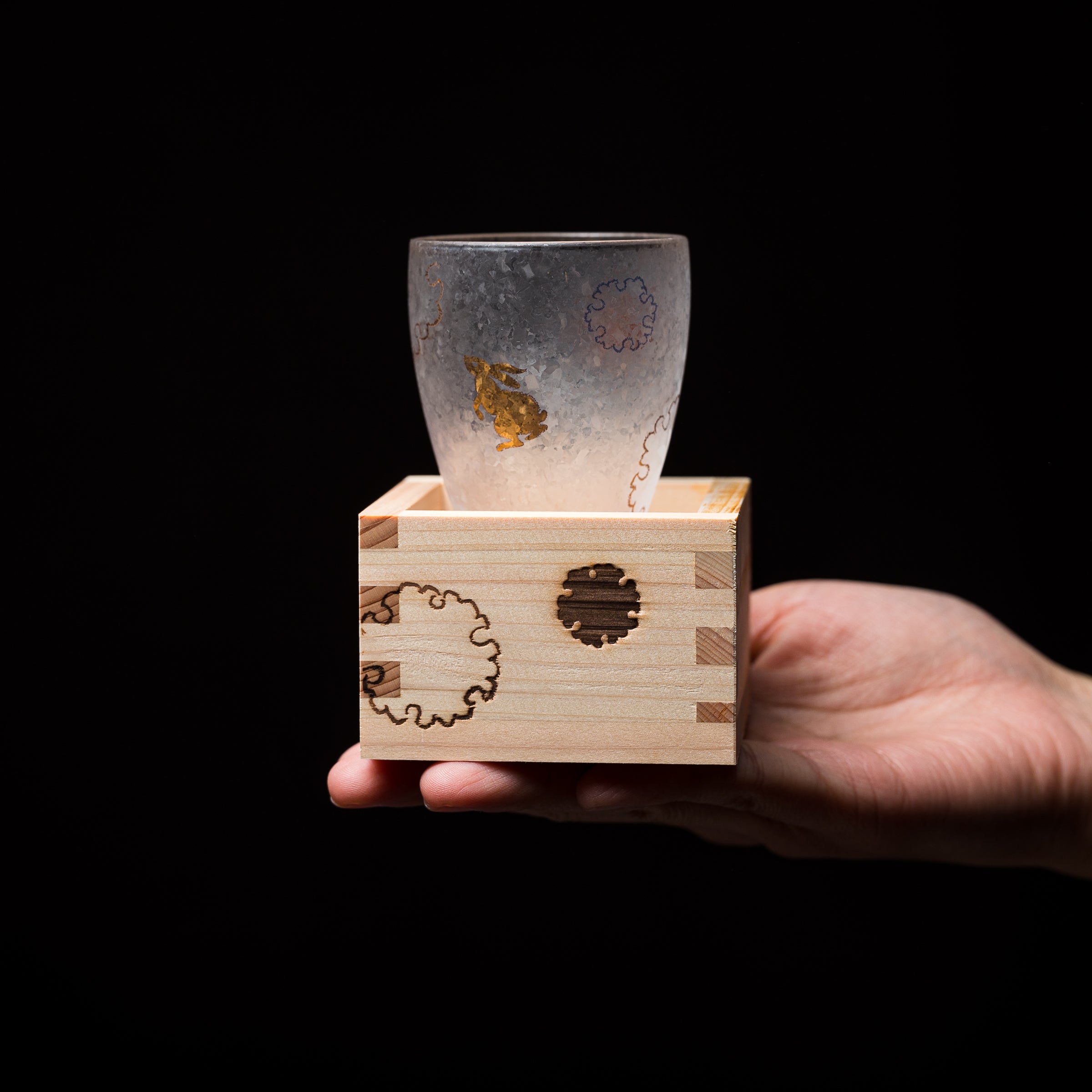 Premium Snow Rabbit Sake Cup Set with Traditional Wooden Masu Box - Japanese Ceramic Drinking Cup for Sake, Whiskey & Cocktails - Perfect for Home Bars, Gift Giving & Japanese Cultural Events